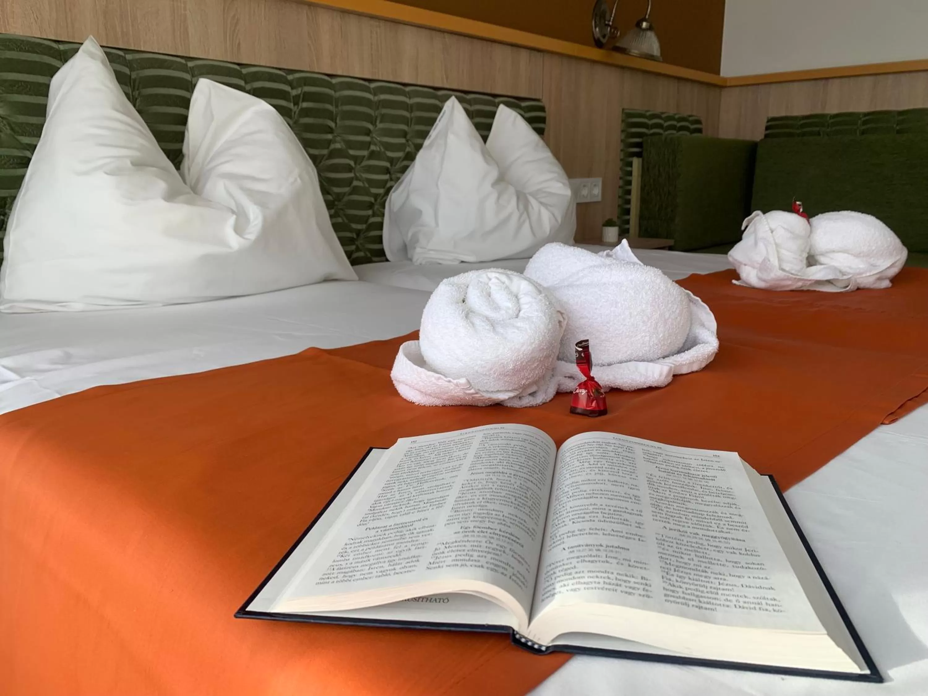 Bed in Várfal Wellness Panzió