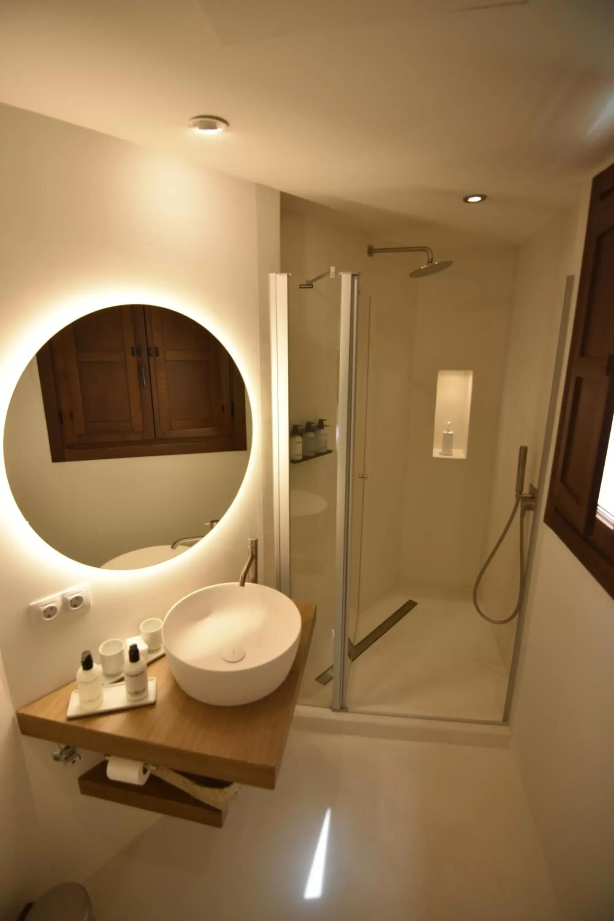 Shower, Bathroom in La Ermita Suites - Único Hotel Monumento de Córdoba