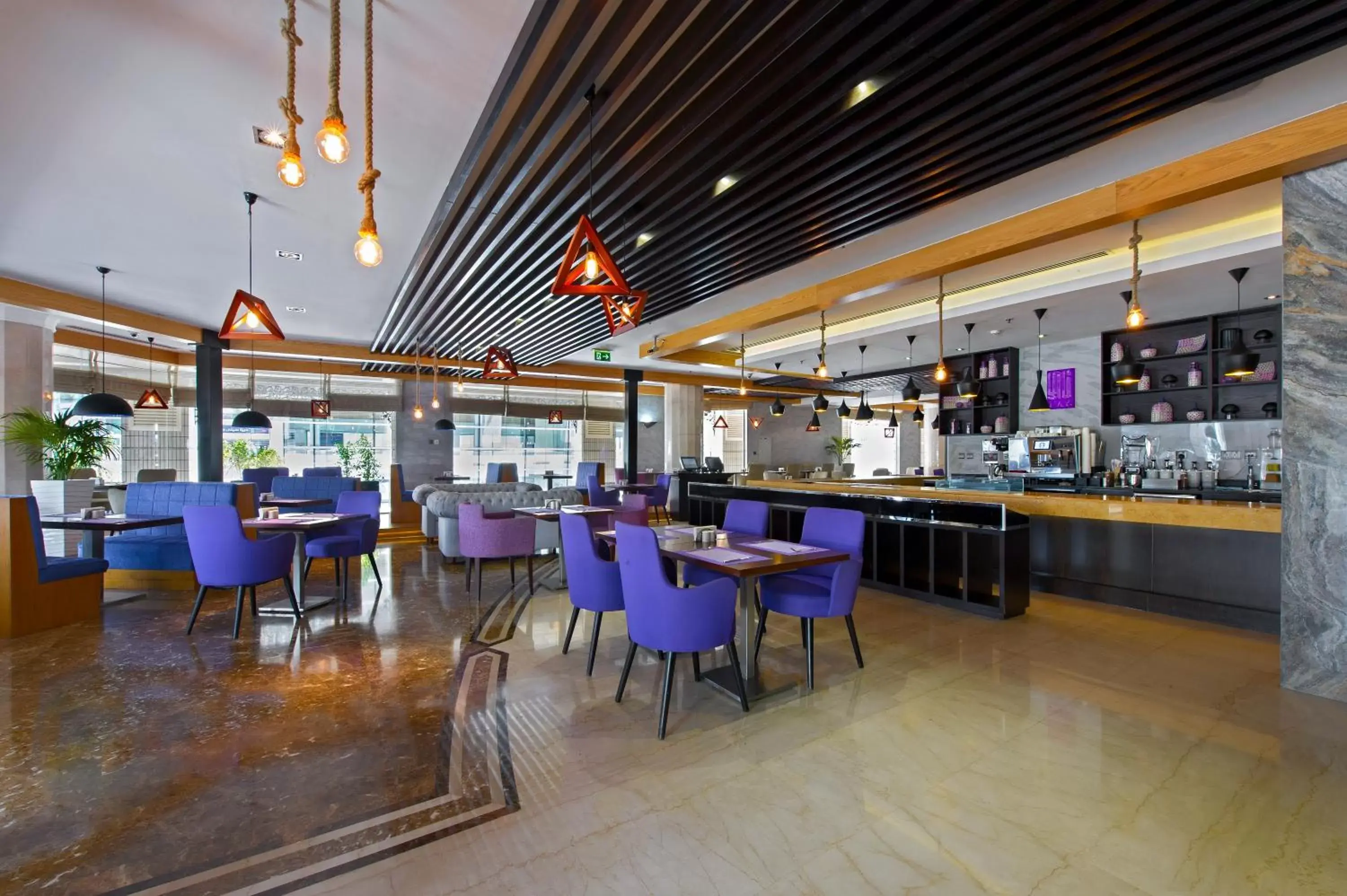 Restaurant/places to eat in Somewhere Hotel Apartment Restaurant/places to eat in Somewhere Hotel Apartment