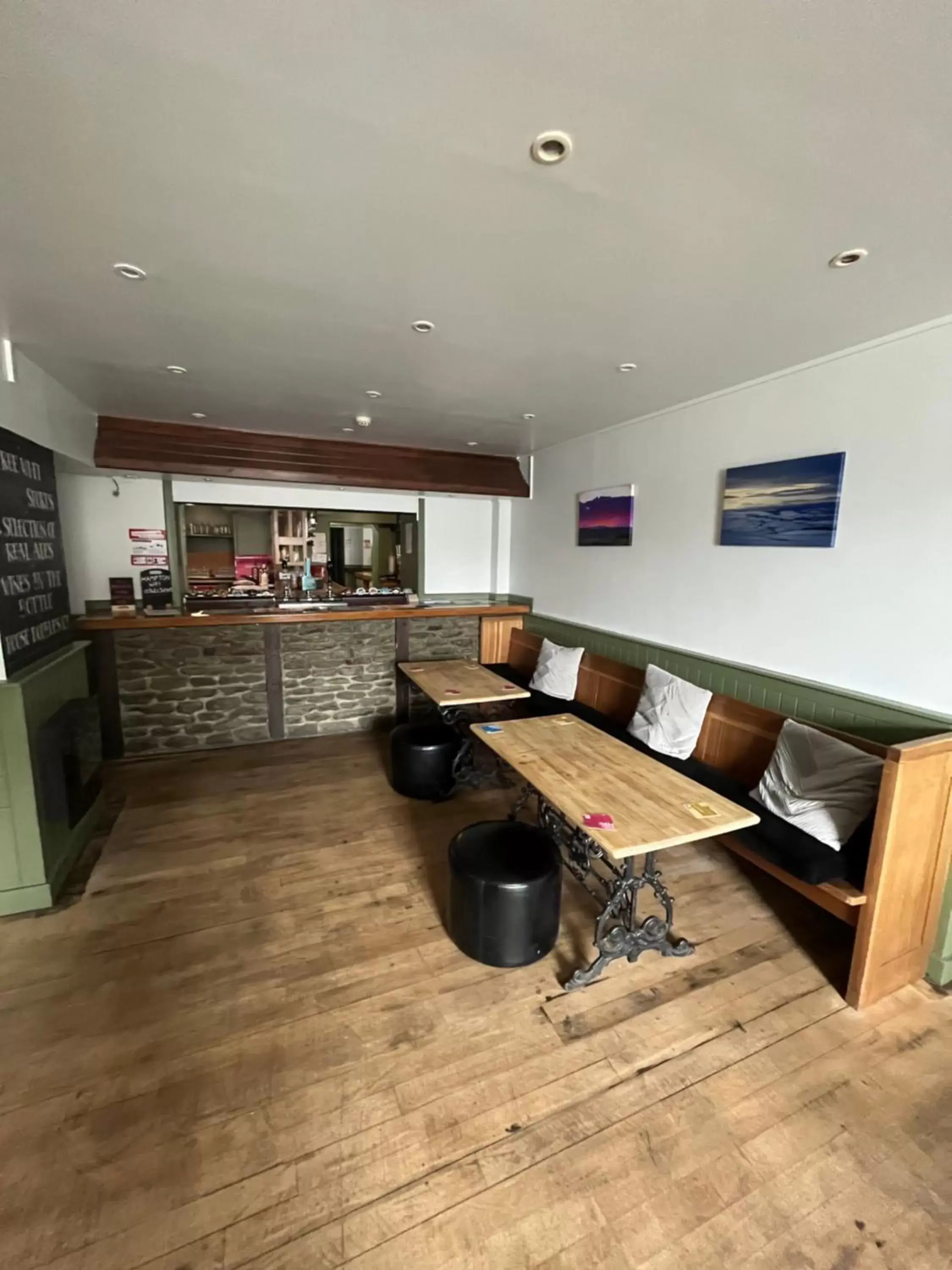 Lounge or bar, Lobby/Reception in Hampton Hotel & restaurant