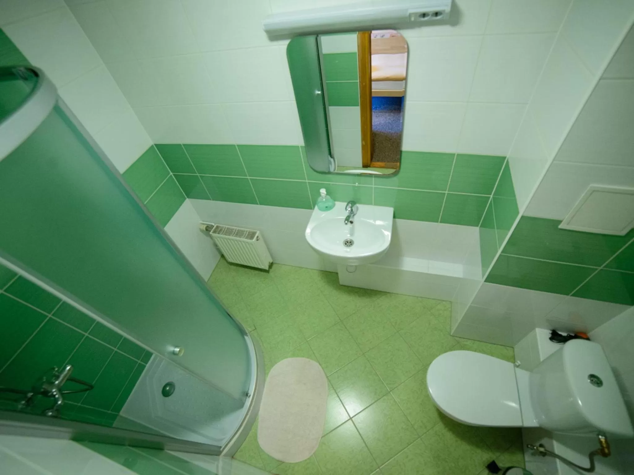 Shower in Hotel Katrina