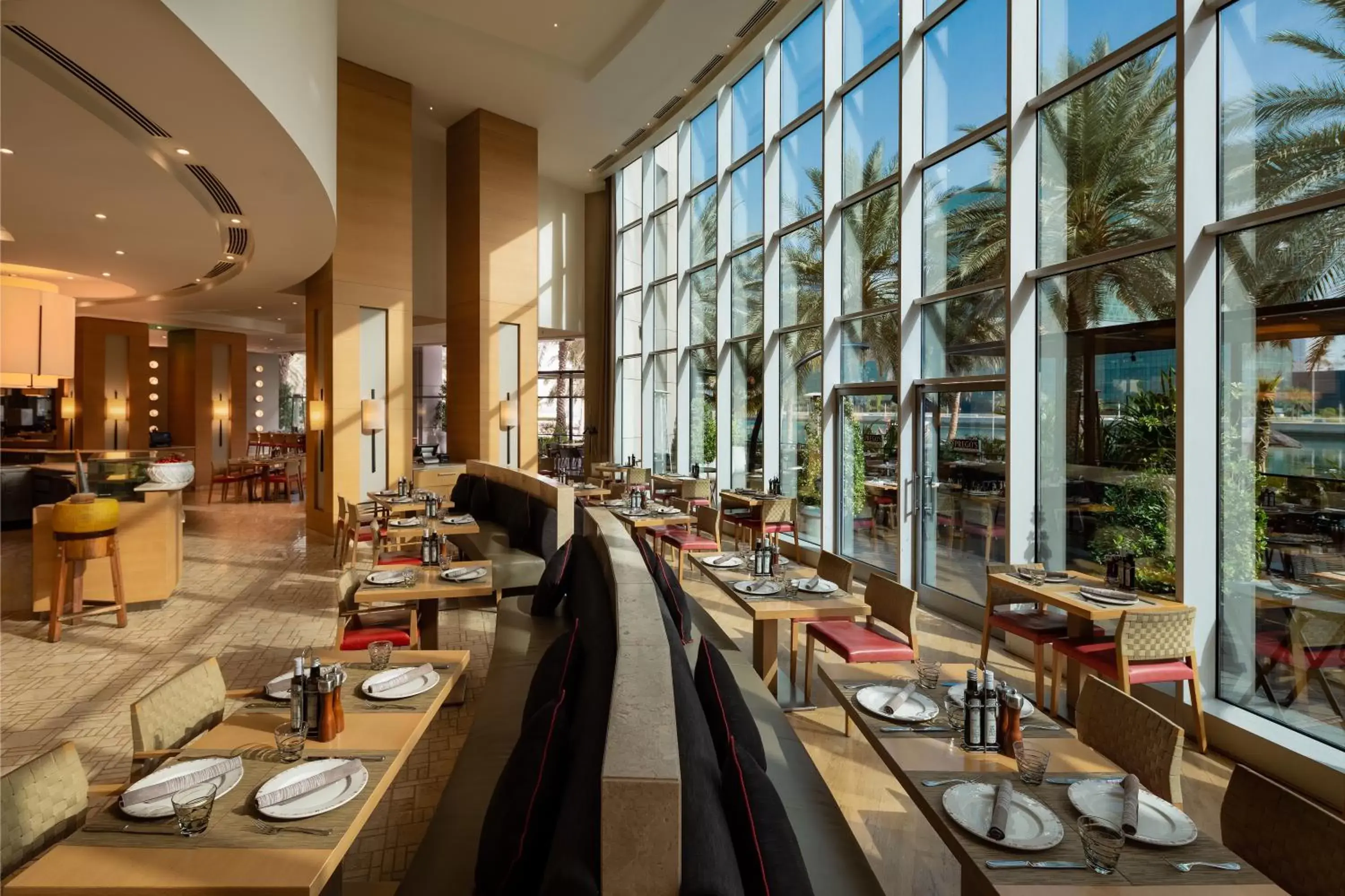 Restaurant/Places to Eat in Beach Rotana - Abu Dhabi