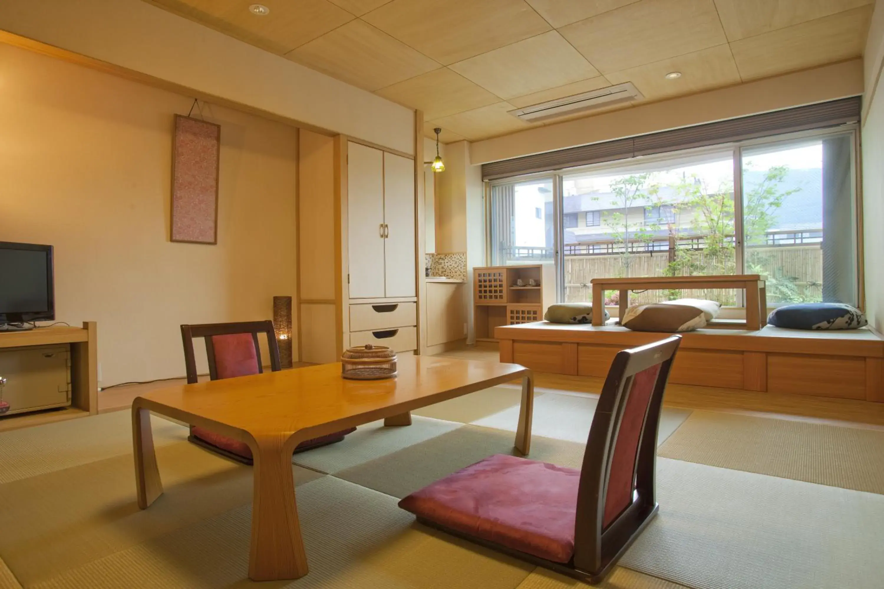 Living room, Seating Area in Shibu Onsen Sakaeya