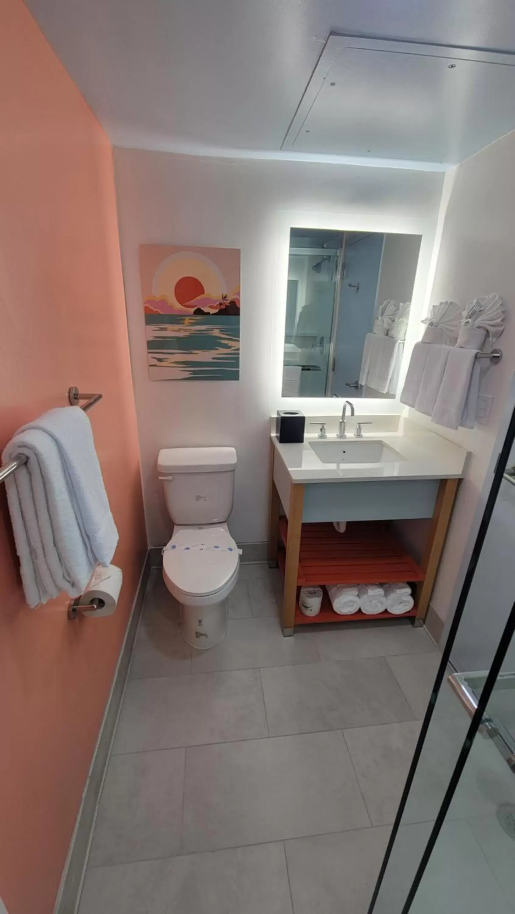 Toilet, Bathroom in Golden Sands Oceanfront Hotel