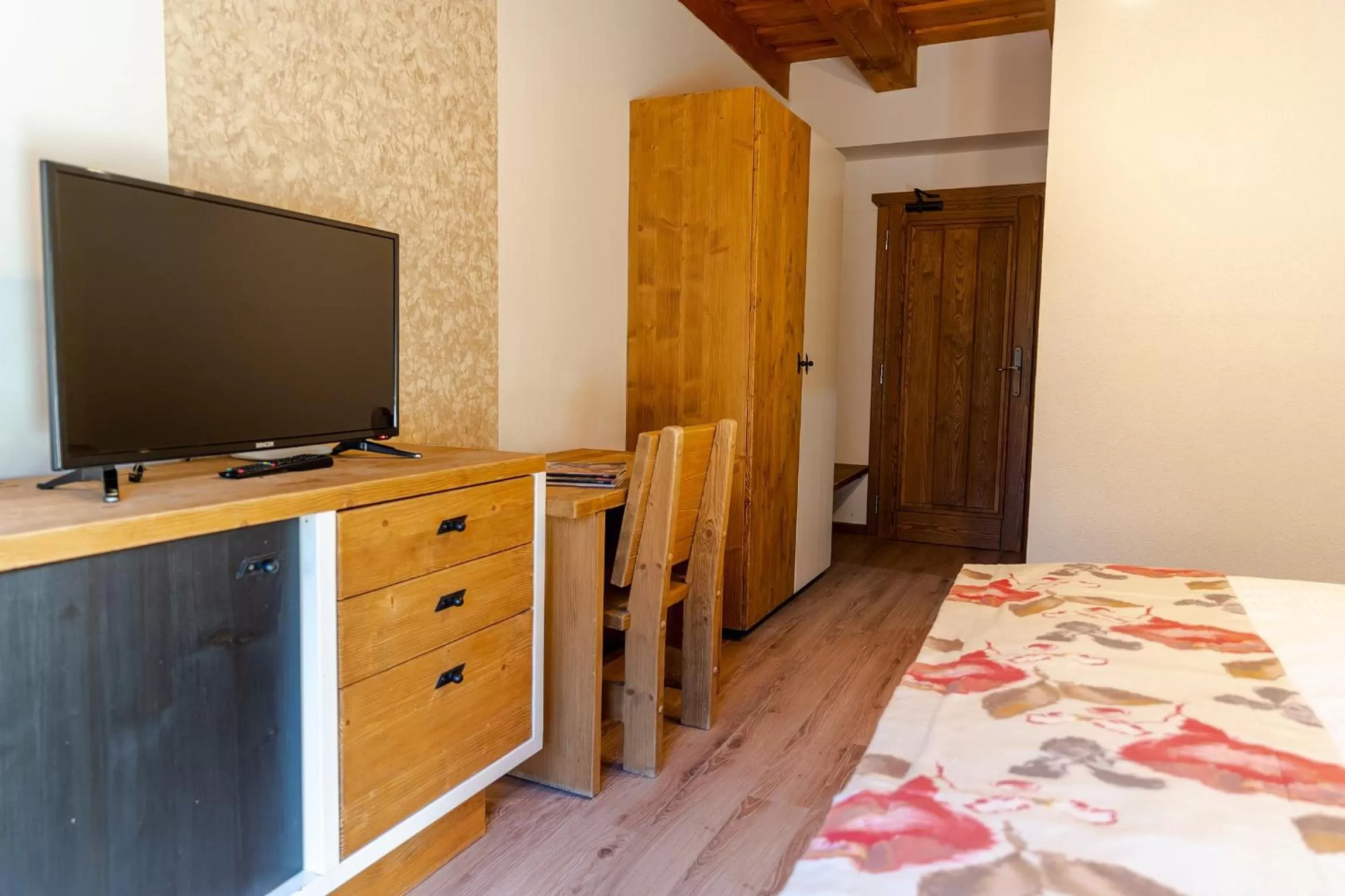 Photo of the whole room, Bed in Hotel Strachanovka - Jánska Koliba