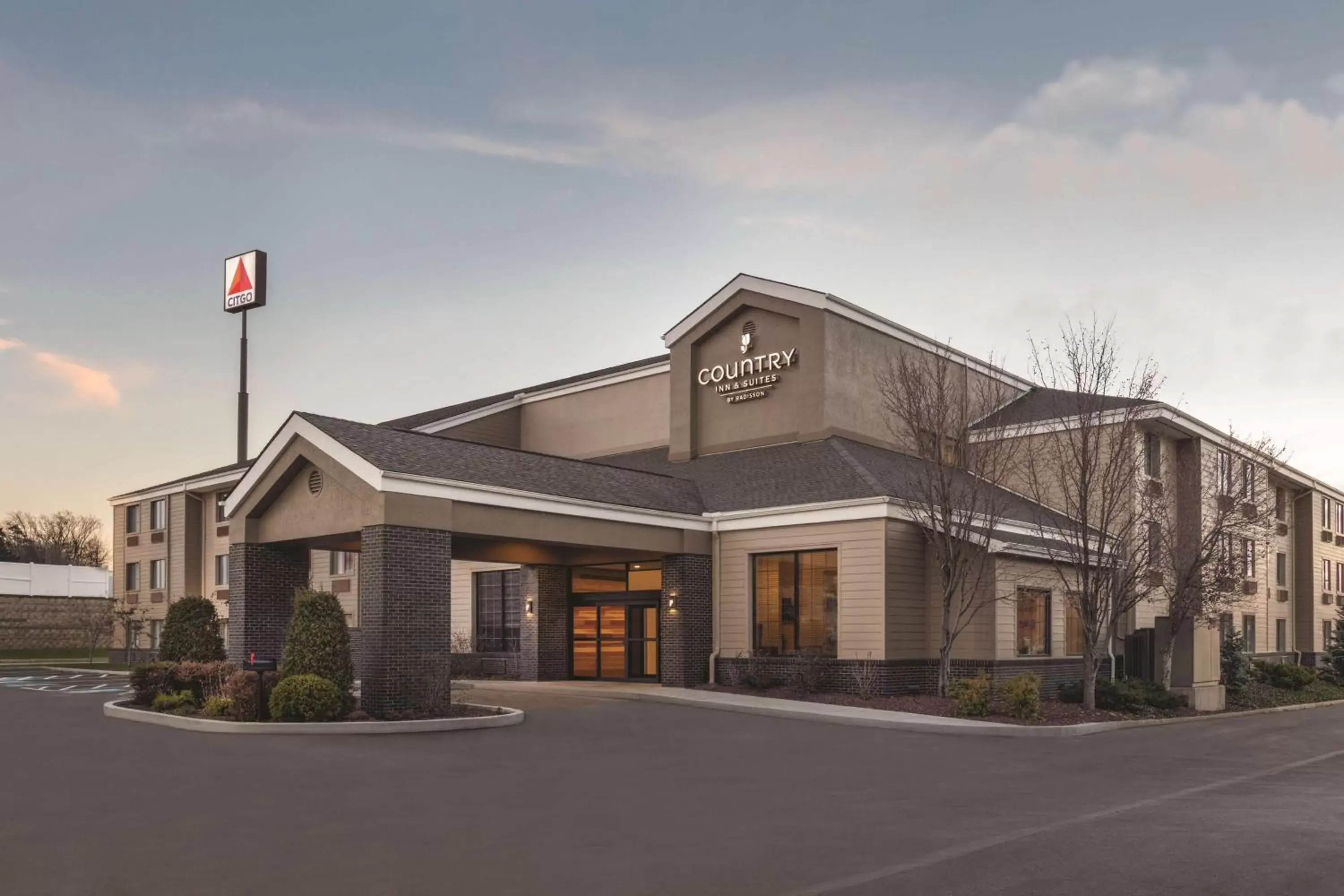 Property Building in Country Inn & Suites by Radisson, Erie, PA
