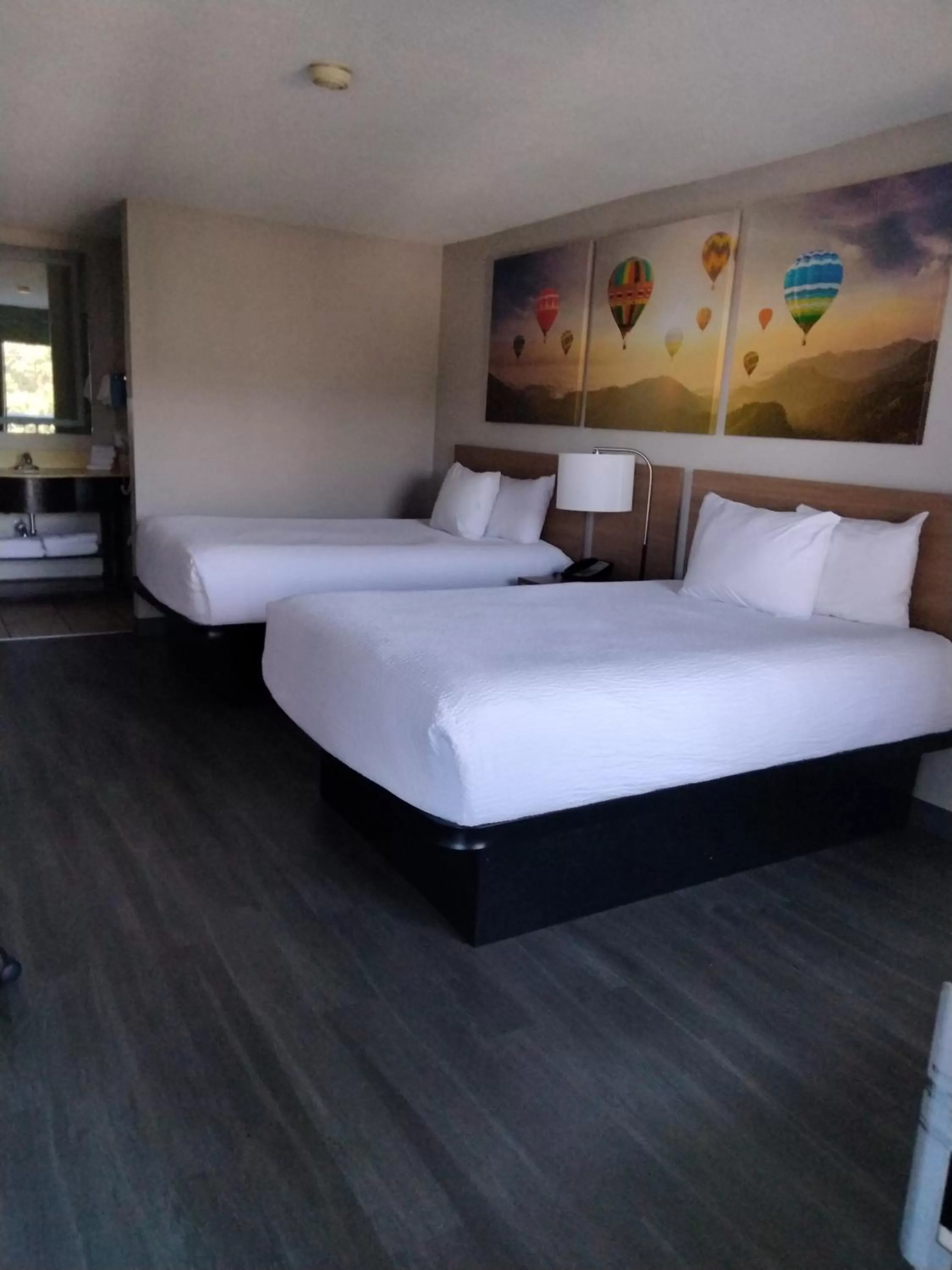 Bed in Days Inn & Suites by Wyndham Albuquerque North