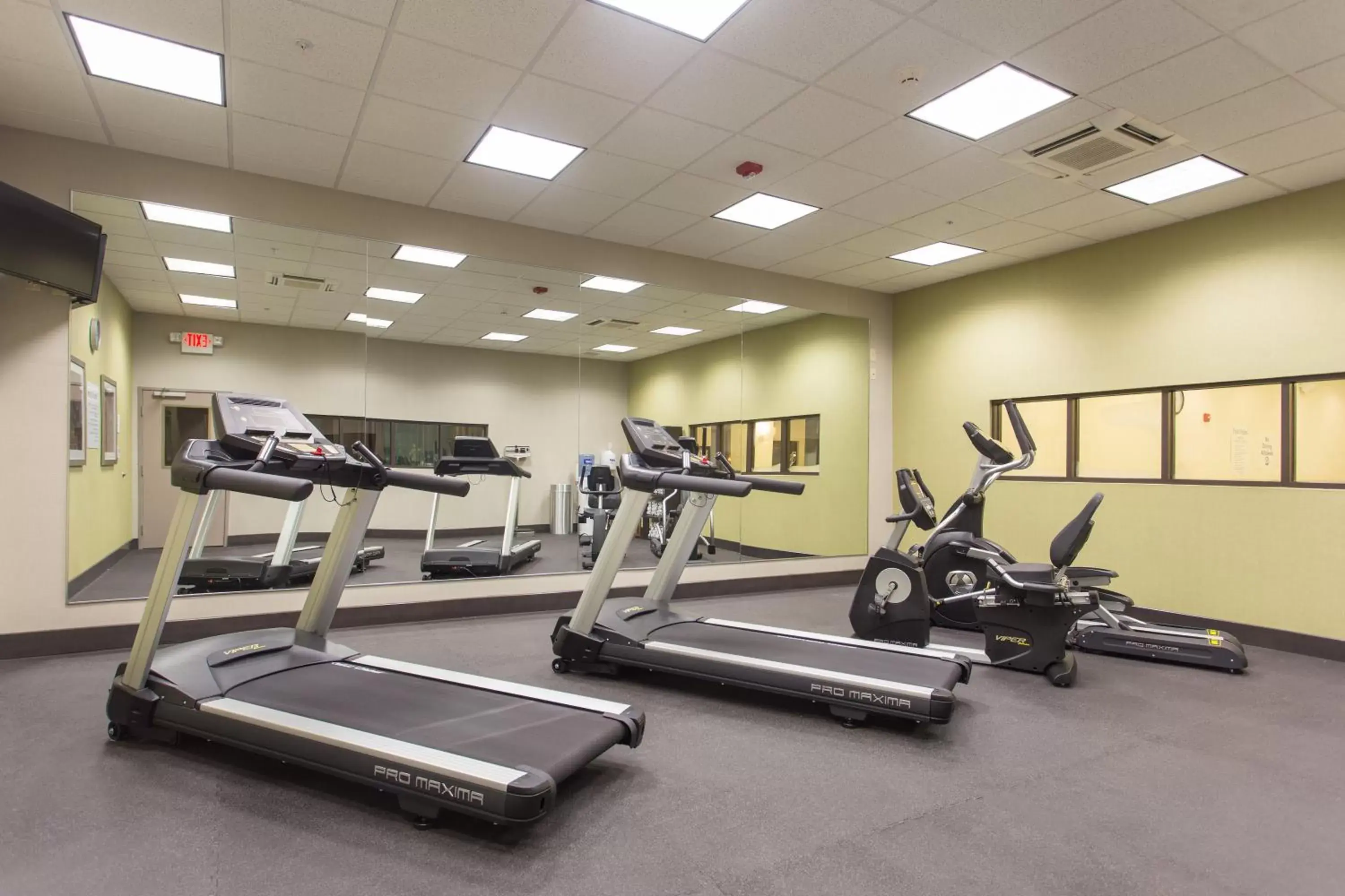 Spa and wellness centre/facilities, Fitness Center/Facilities in Holiday Inn Texarkana Arkansas Convention Center, an IHG Hotel