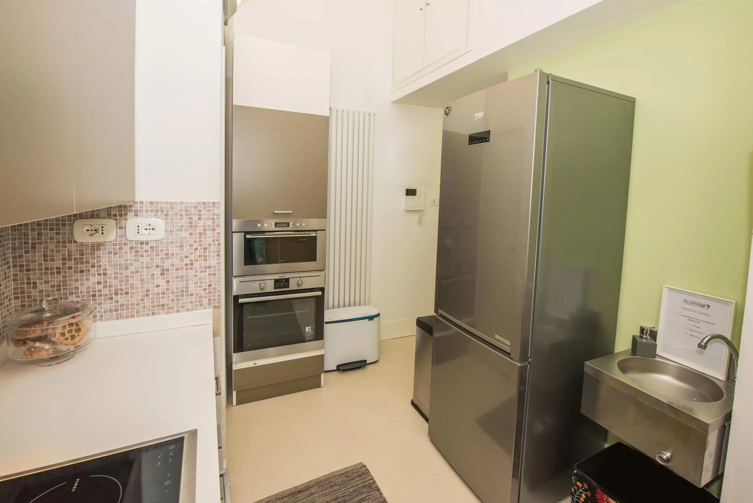 Kitchen or kitchenette in Piazza di Spagna 9