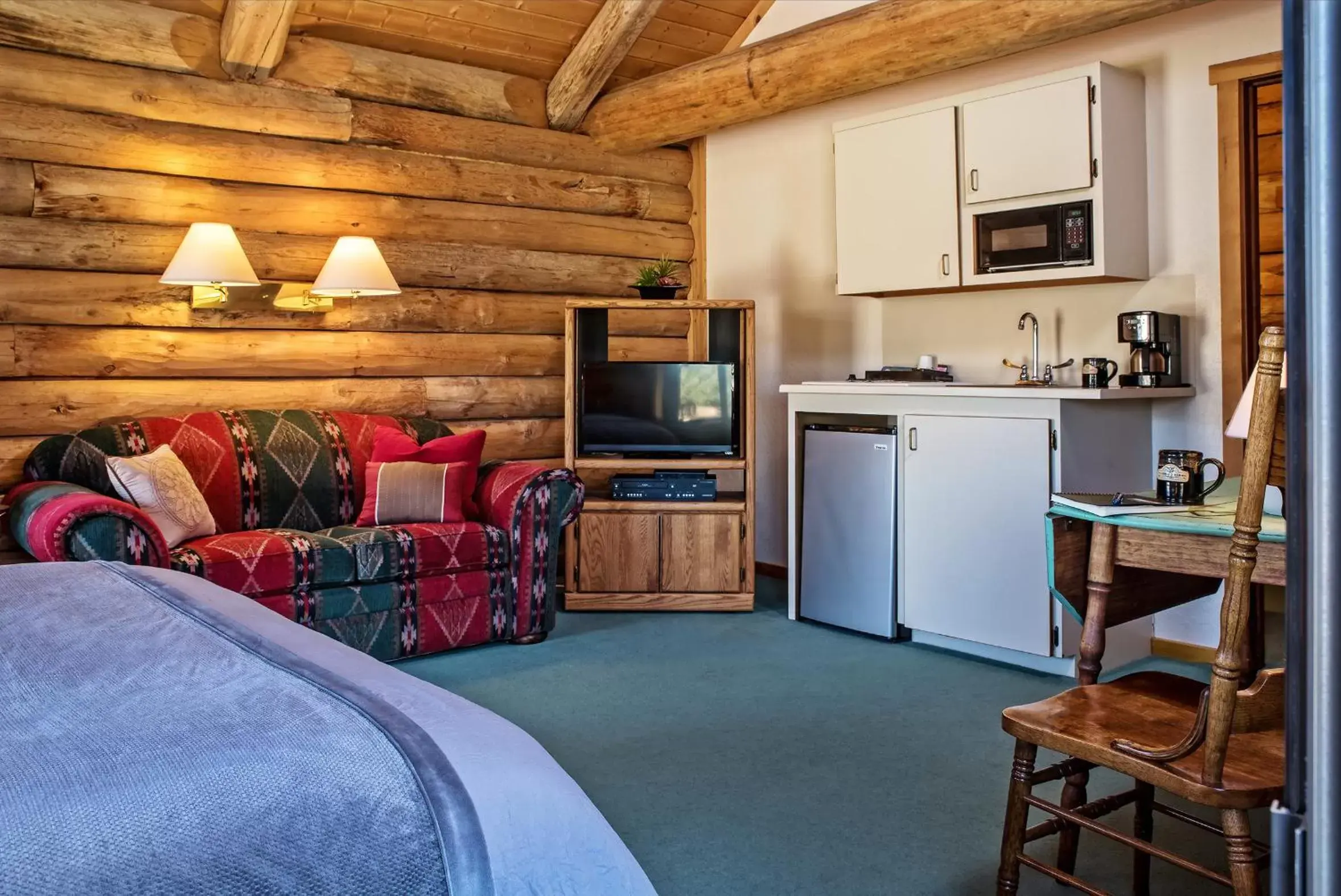 Kitchen/Kitchenette in Triangle C Cabins