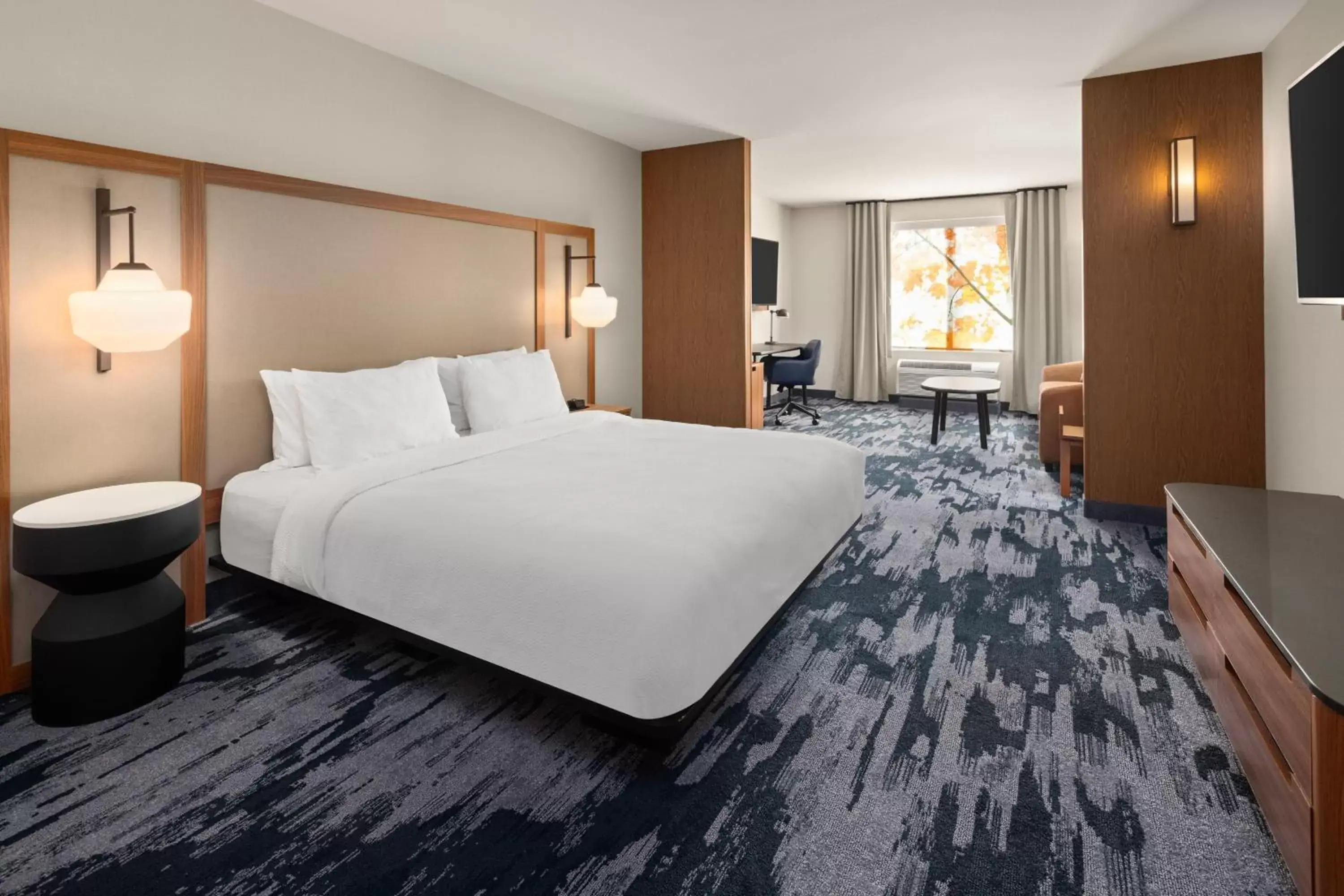 Photo of the whole room, Bed in Fairfield by Marriott Inn & Suites Yankton