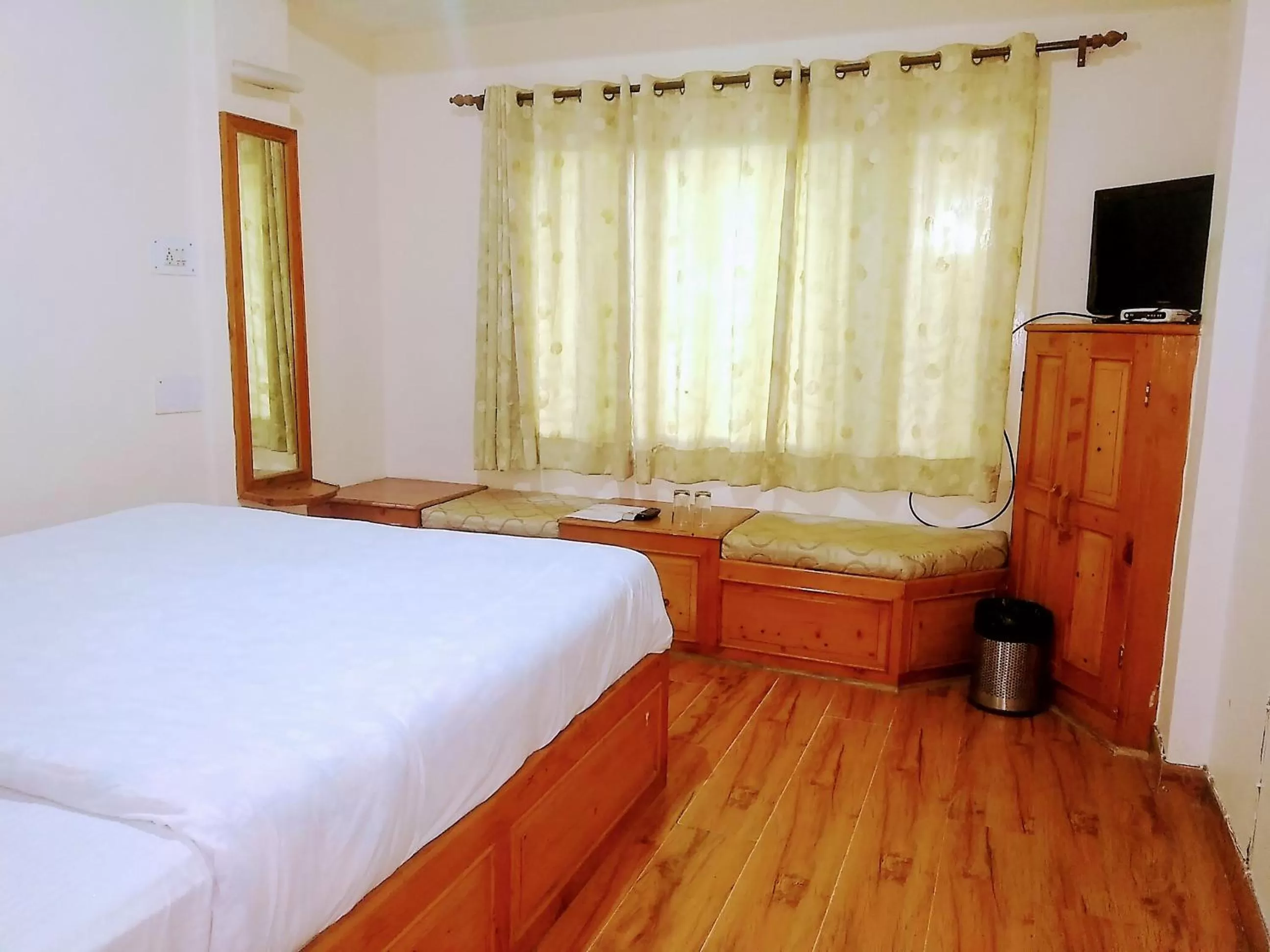 Bed in Hotel Rising Star With Garden With Private Parking Near To Mall Road