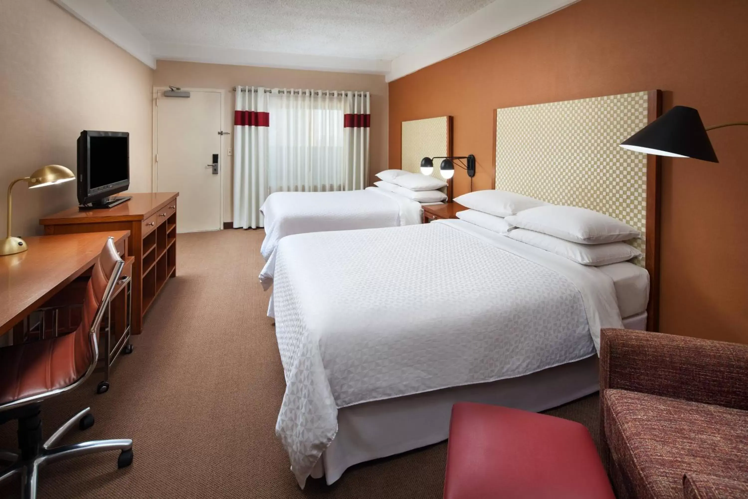 Photo of the whole room, Bed in Four Points by Sheraton Los Angeles International Airport
