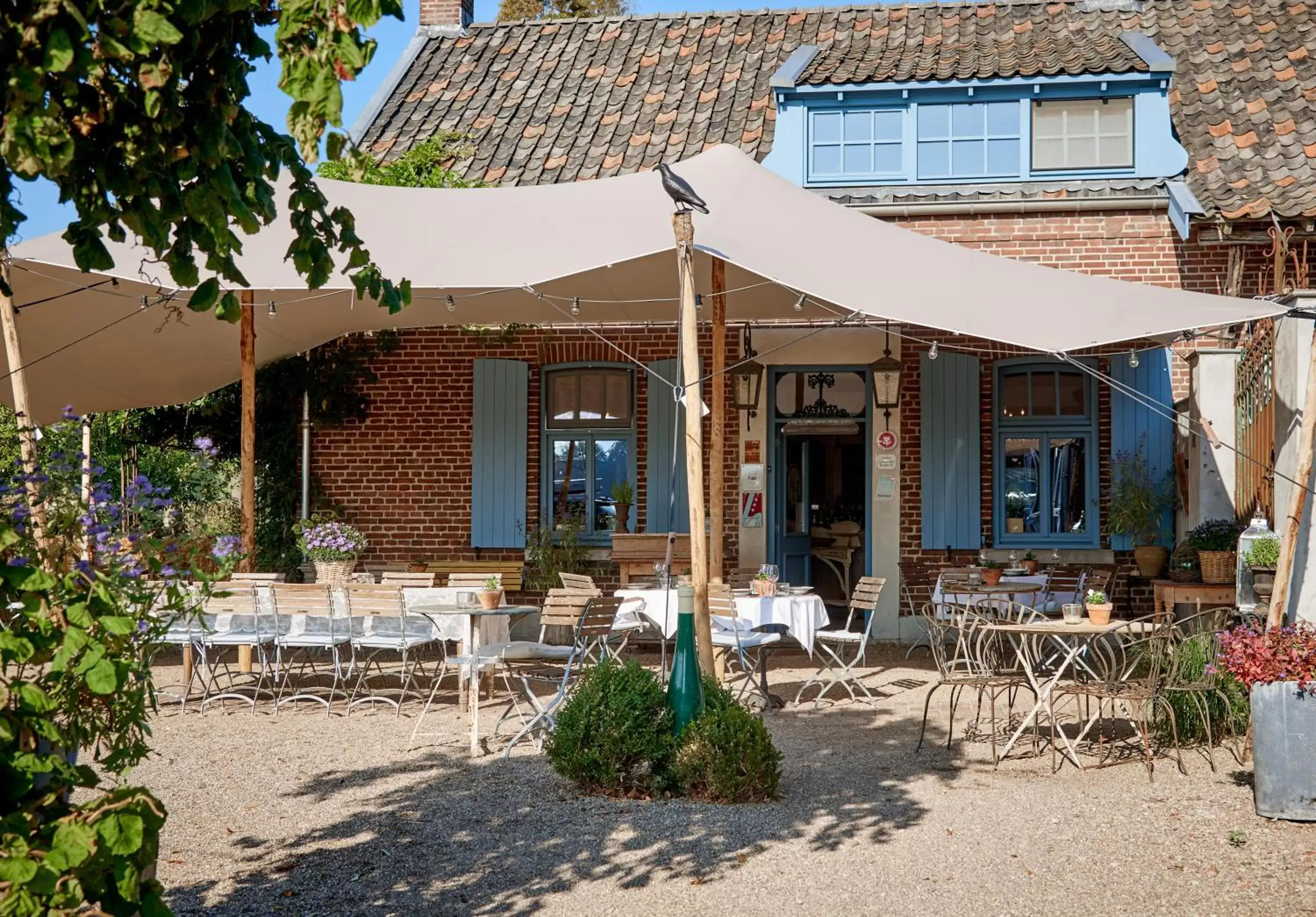 Property building, Restaurant/Places to Eat in Gasterie Lieve Hemel