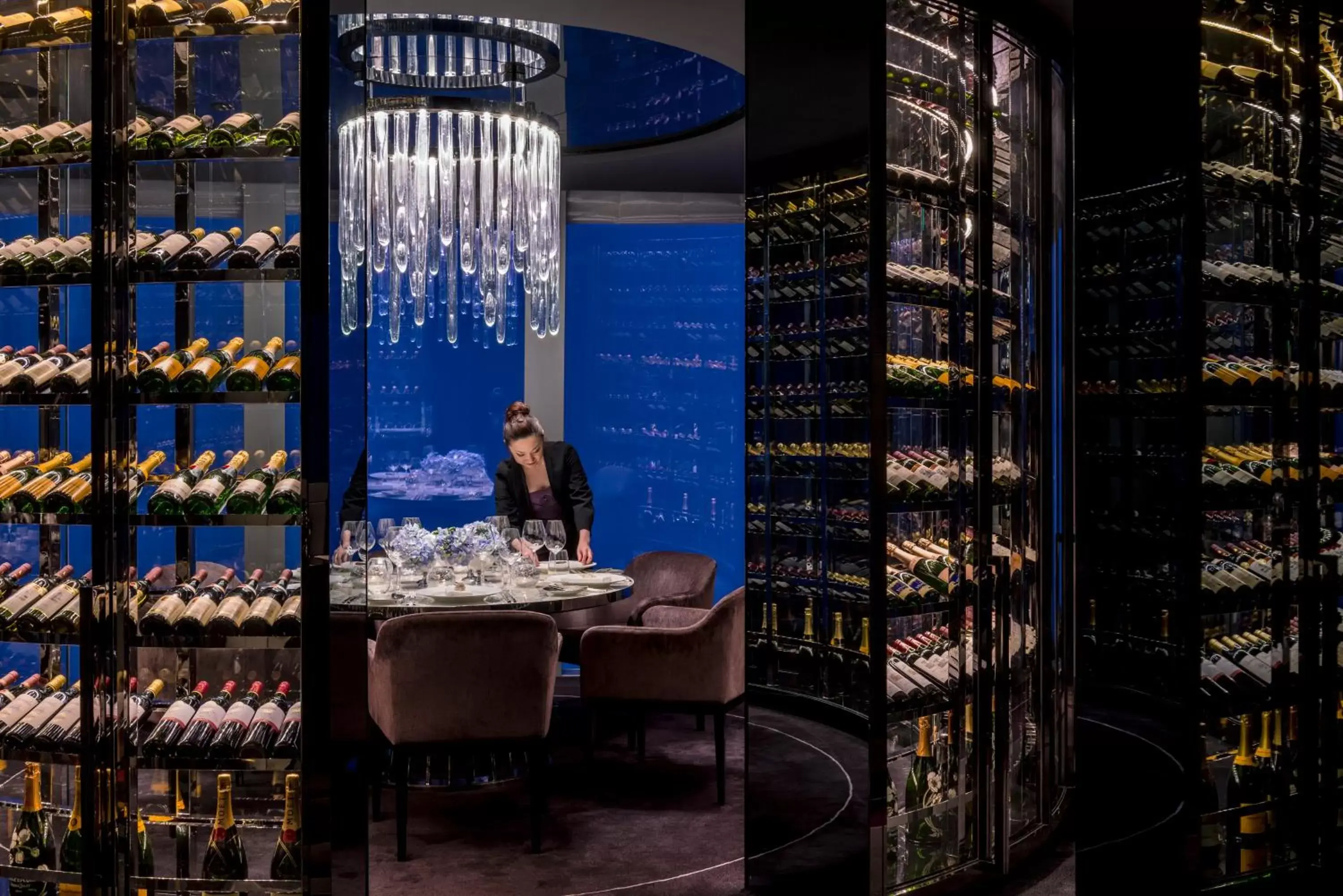 Lounge or bar in Four Seasons Hotel Guangzhou Lounge or bar in Four Seasons Hotel Guangzhou