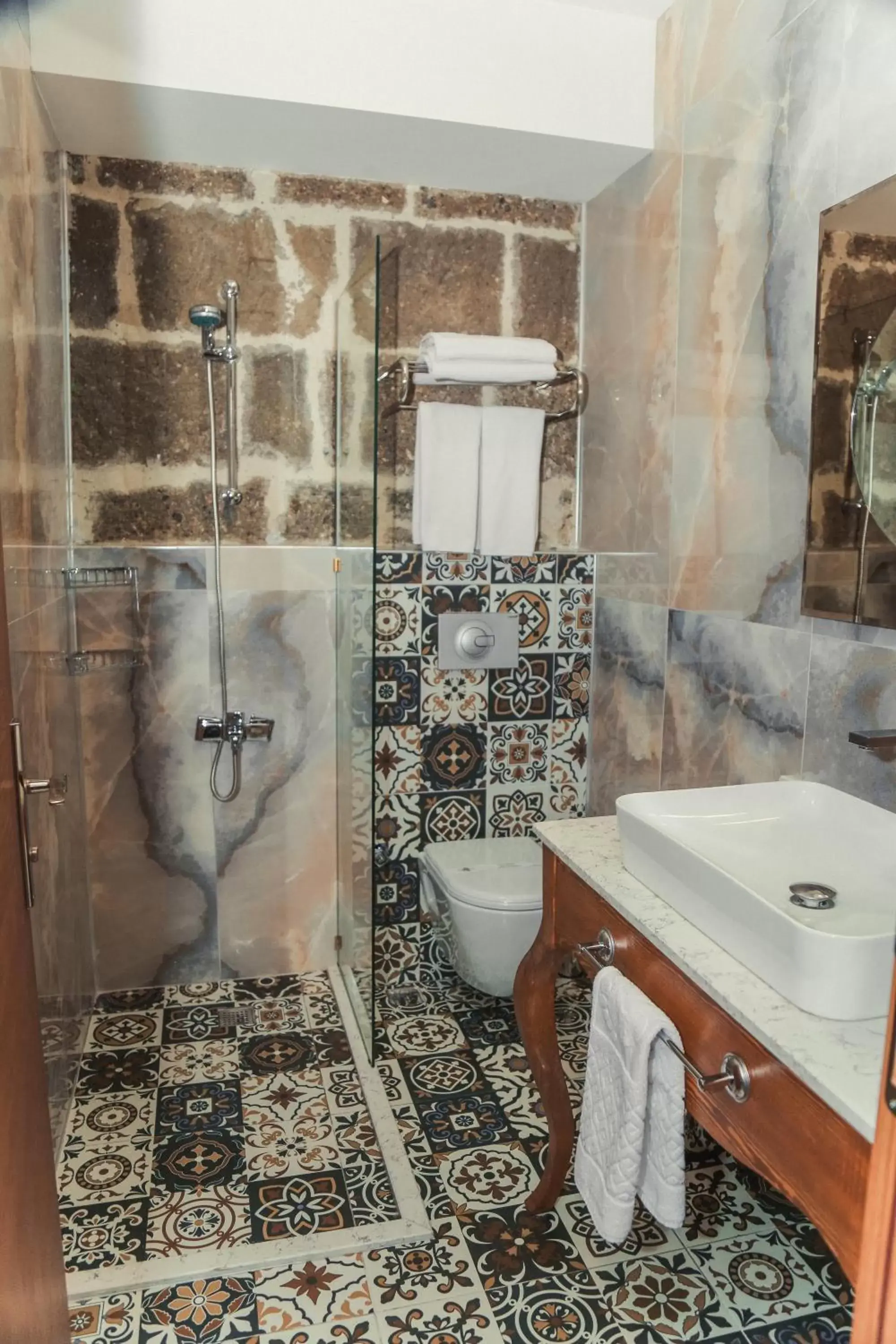 Shower, Bathroom in TS Park Hotel