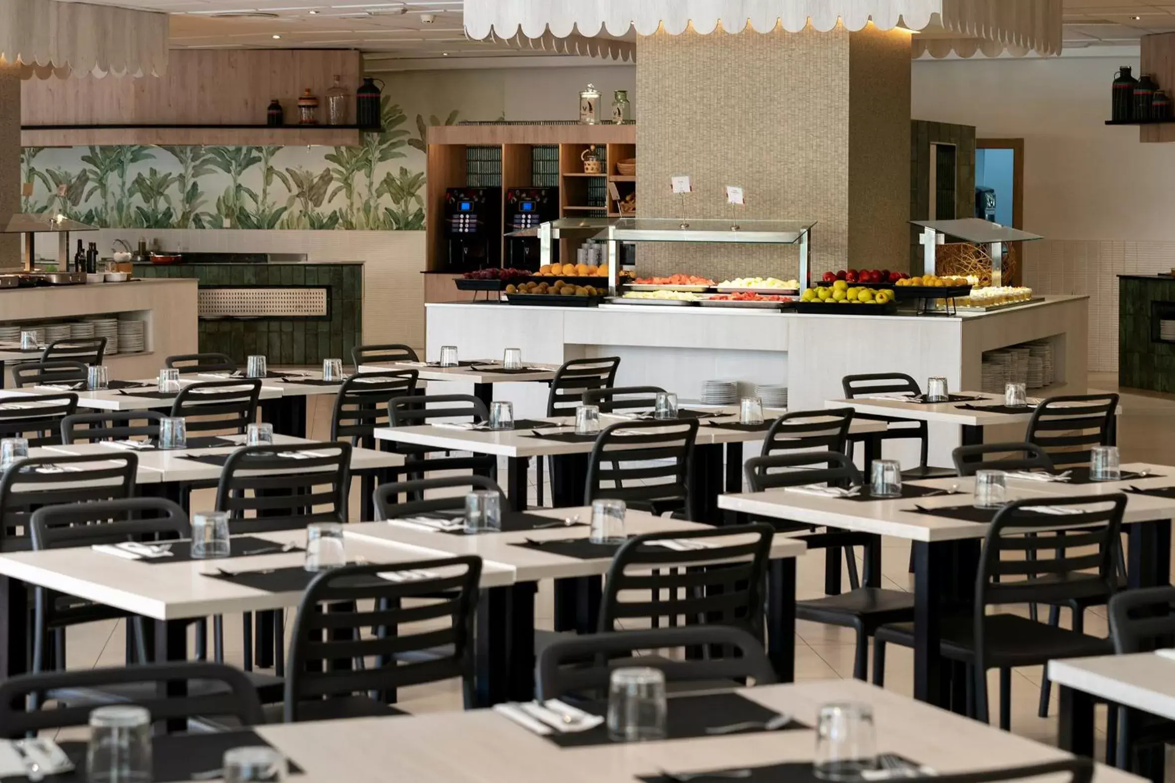 Restaurant/places to eat in Intelier Orange Restaurant/places to eat in Intelier Orange