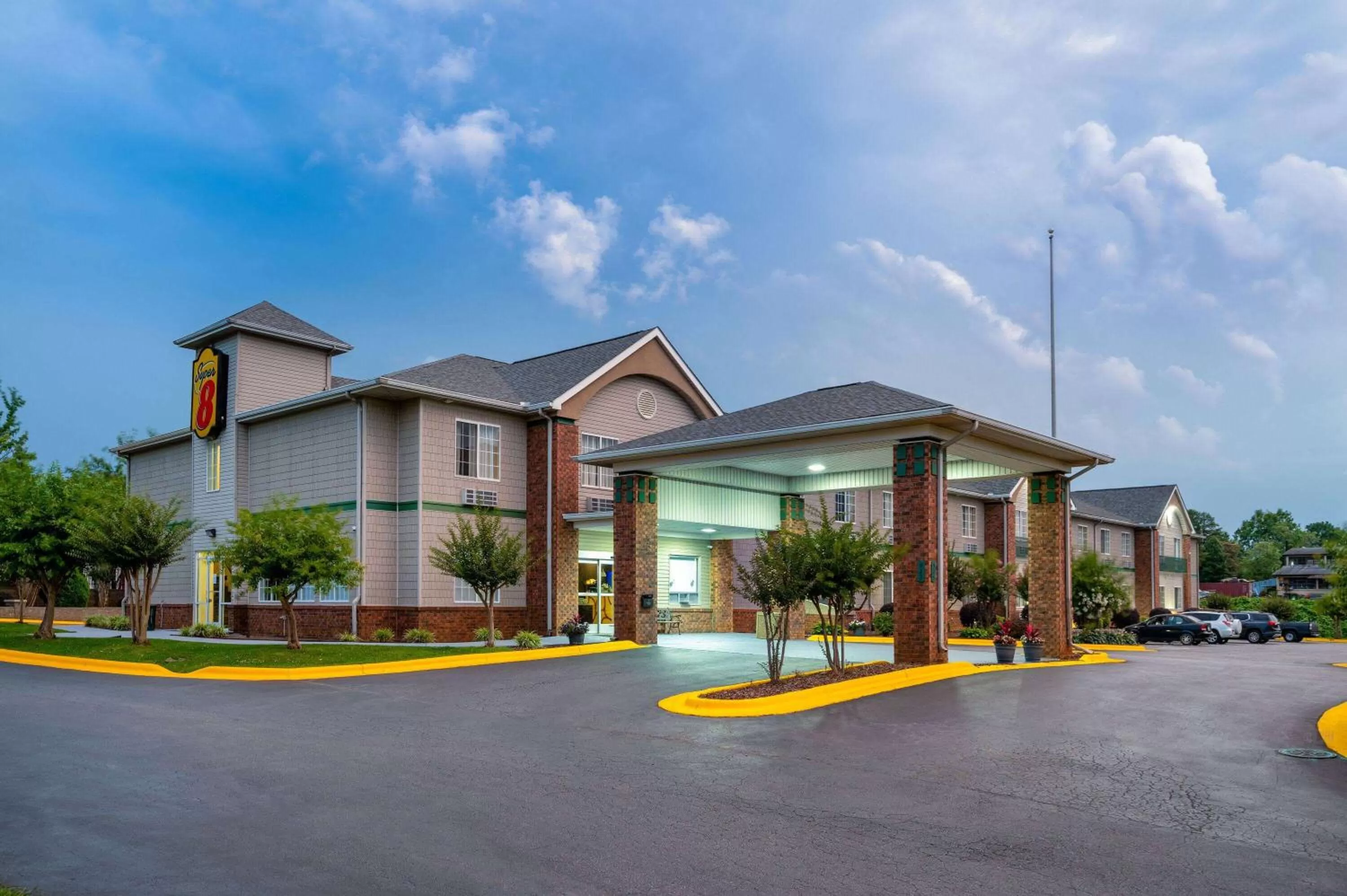 Property building in Super 8 by Wyndham Salisbury