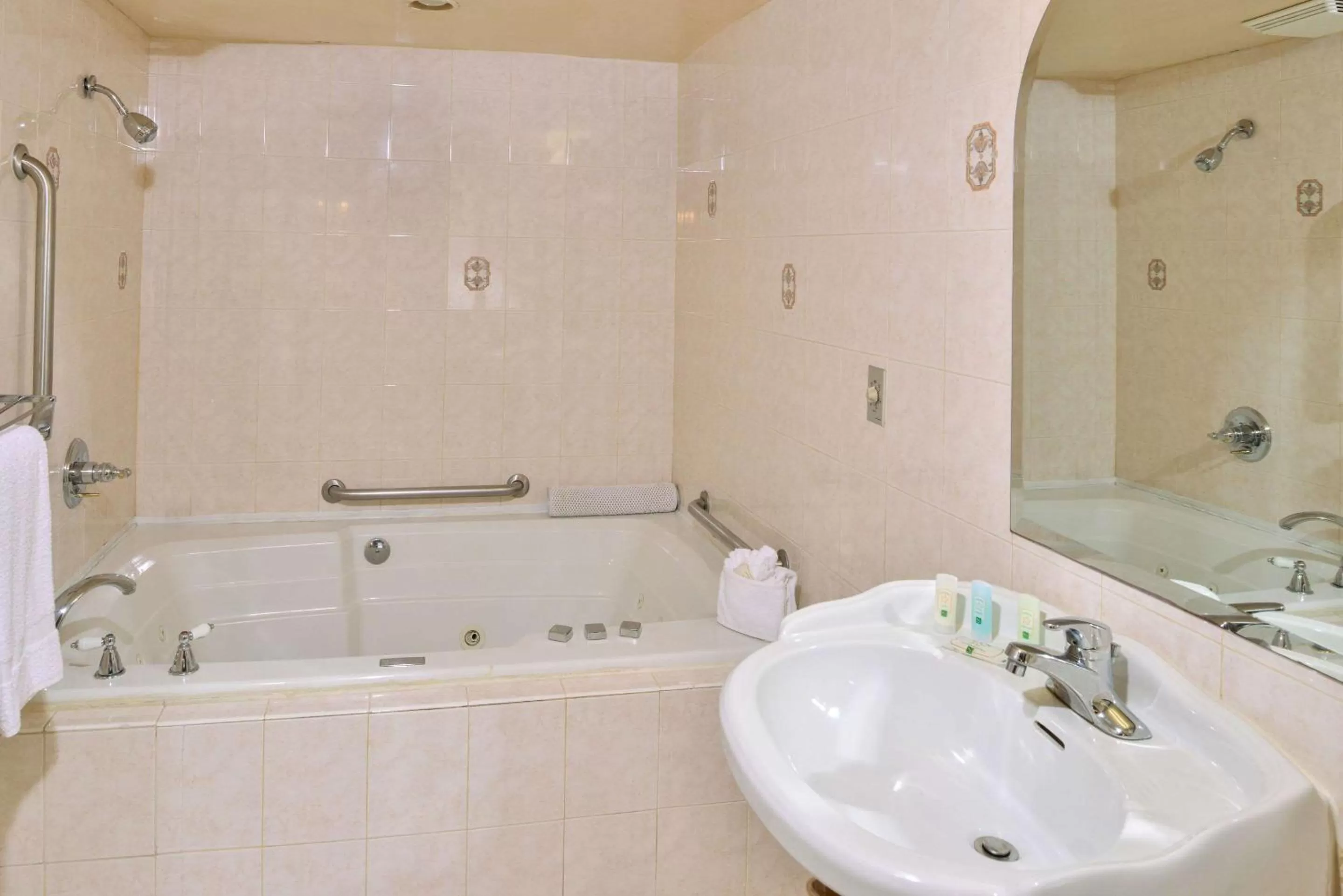 Bathroom in Quality Inn & Suites Walnut - City of Industry