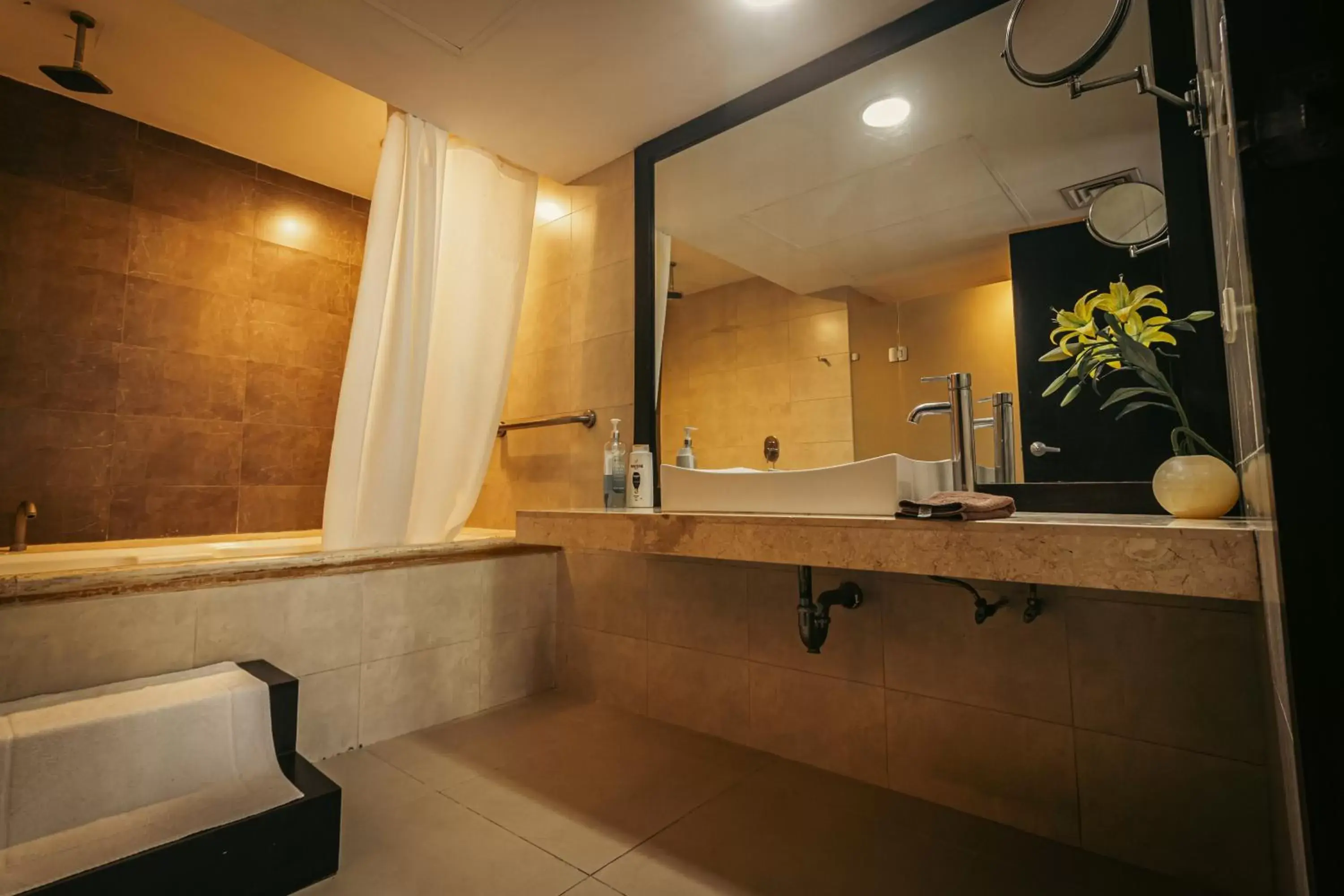 Bathroom in Aldea Thai