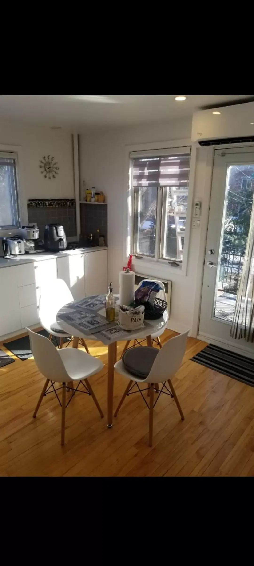 Dining Area in Confort