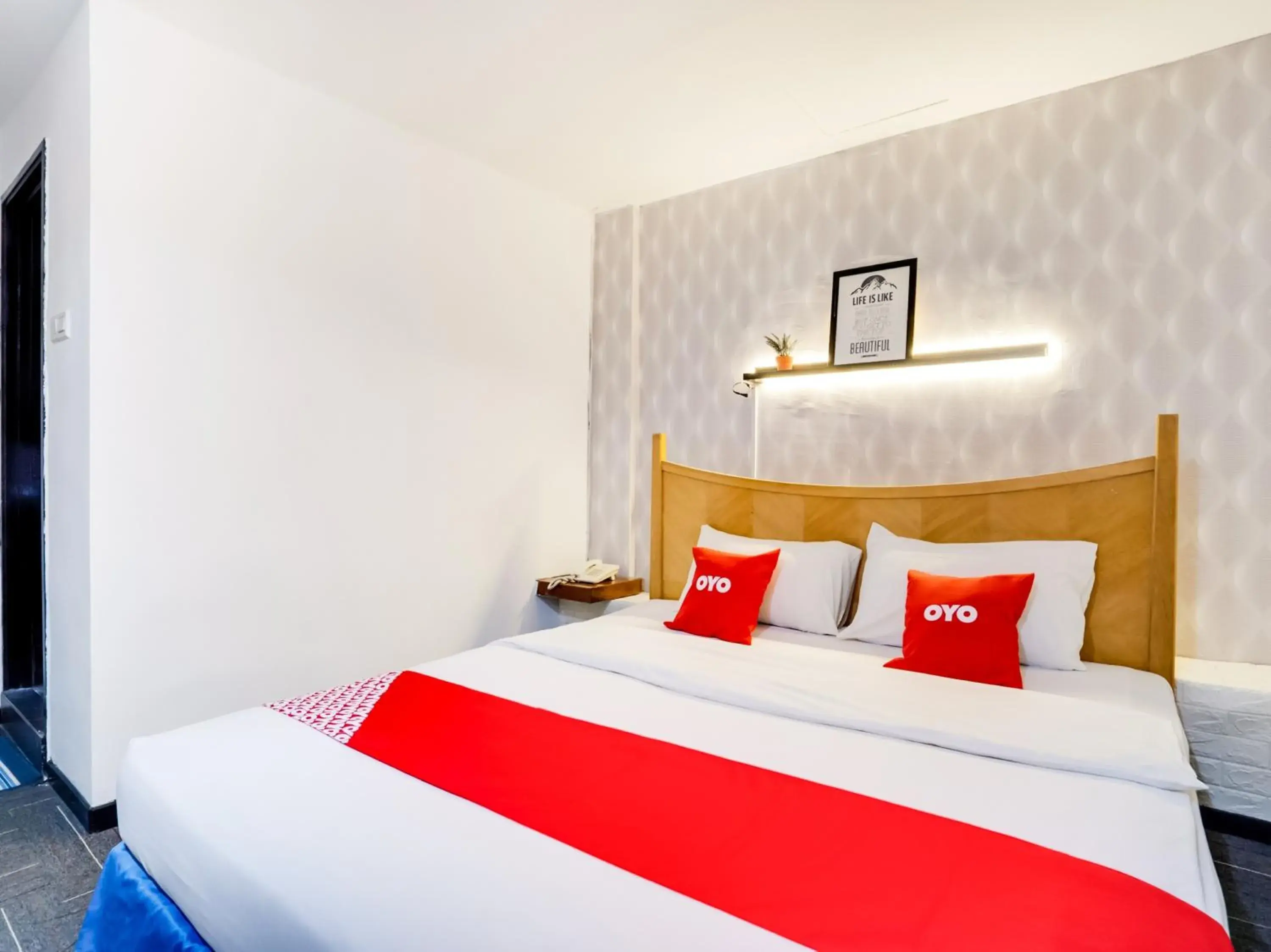 Bedroom, Bed in OYO 89652 Bjorn Boutique Hotel