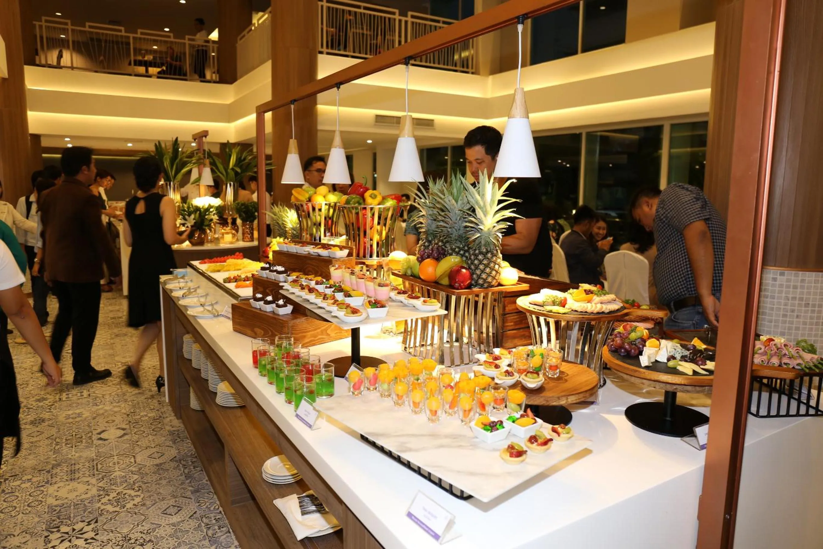 Food and drinks in Miracle Suvarnabhumi Airport