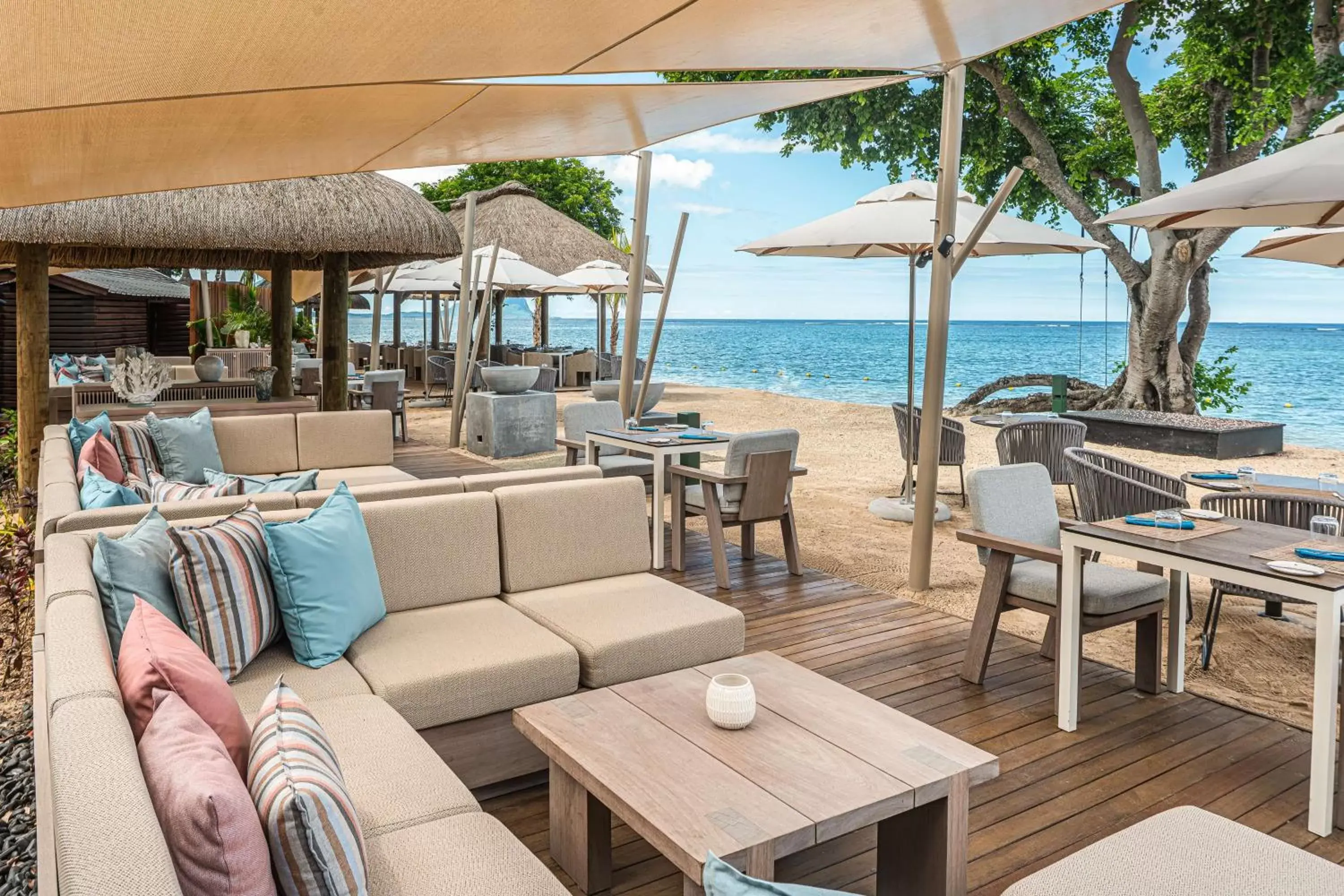 Restaurant/places to eat, Lounge/Bar in Hilton Mauritius Resort & Spa