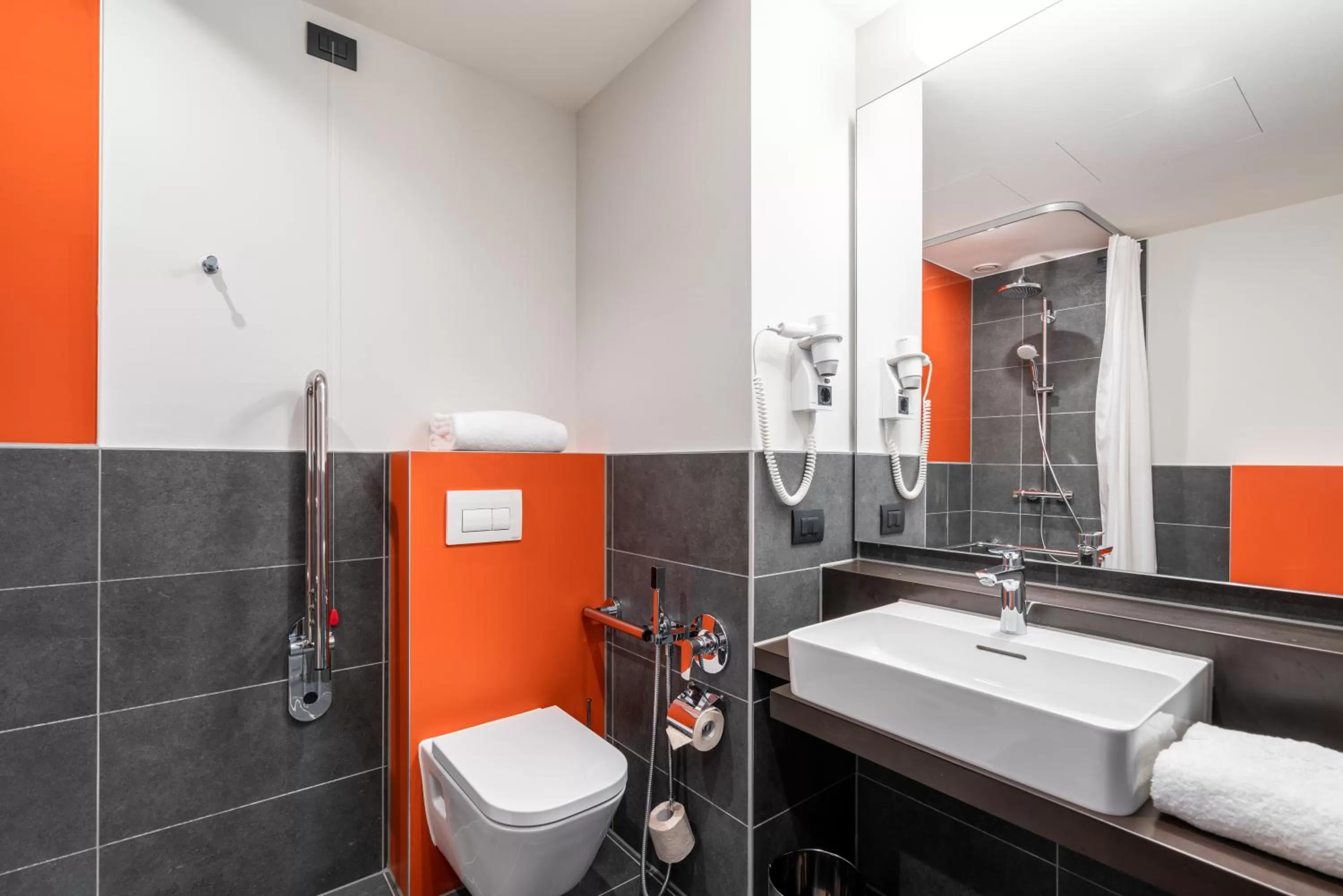 Toilet in Campanile Duisburg City