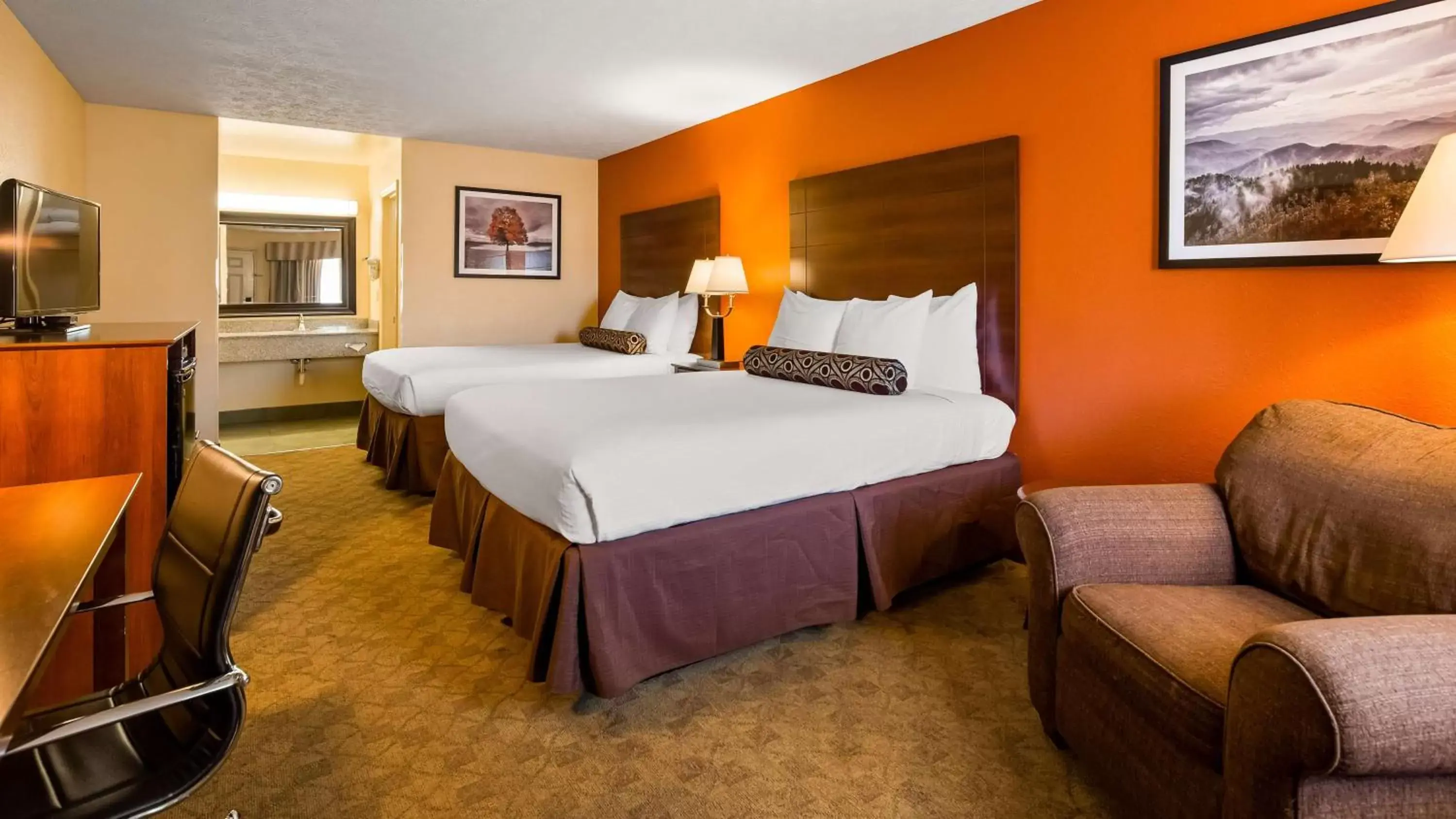 Photo of the whole room, Bed in Best Western Dayton