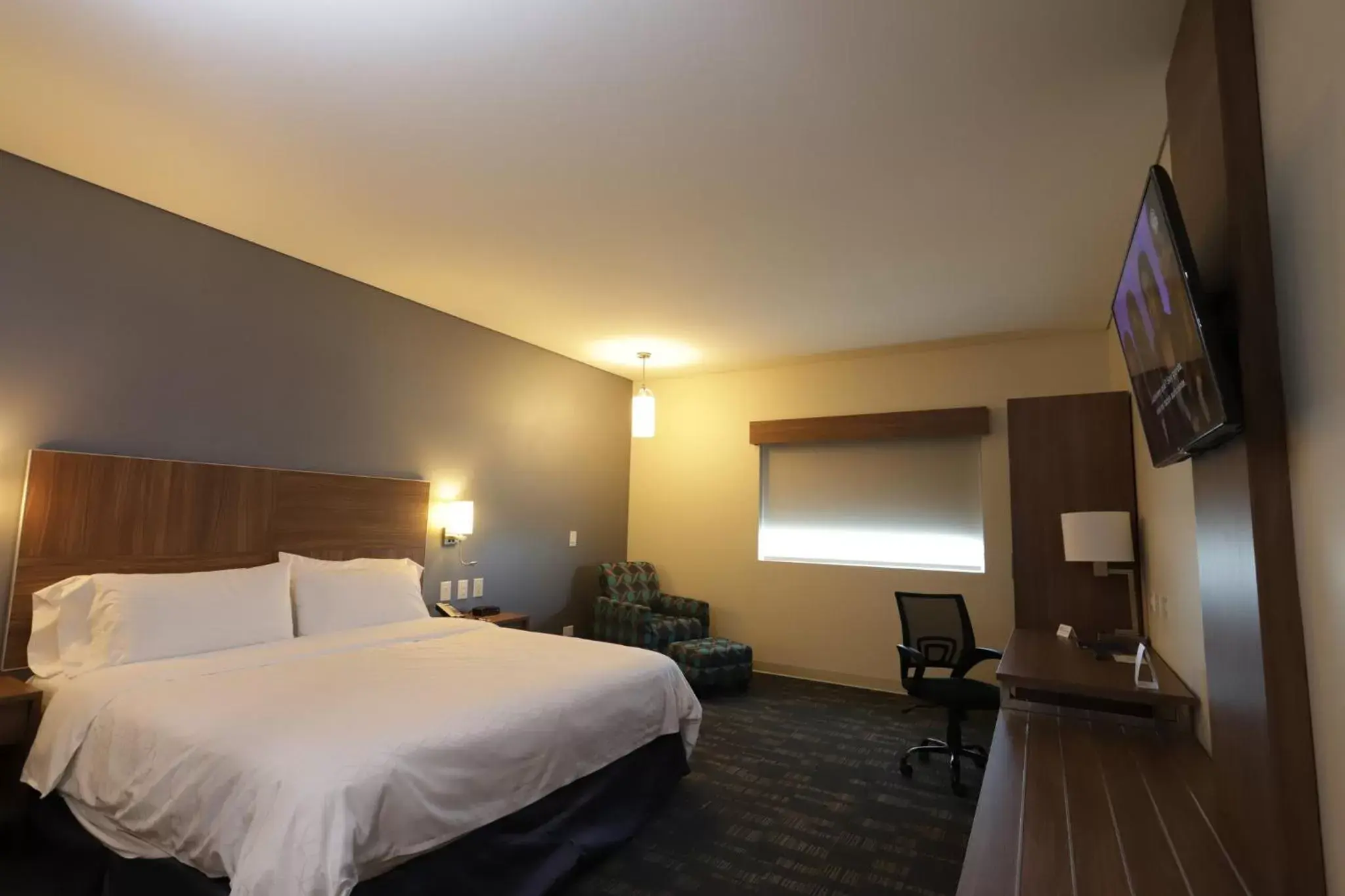 Photo of the whole room, Bed in Holiday Inn Express & Suites Mexicali, an IHG Hotel