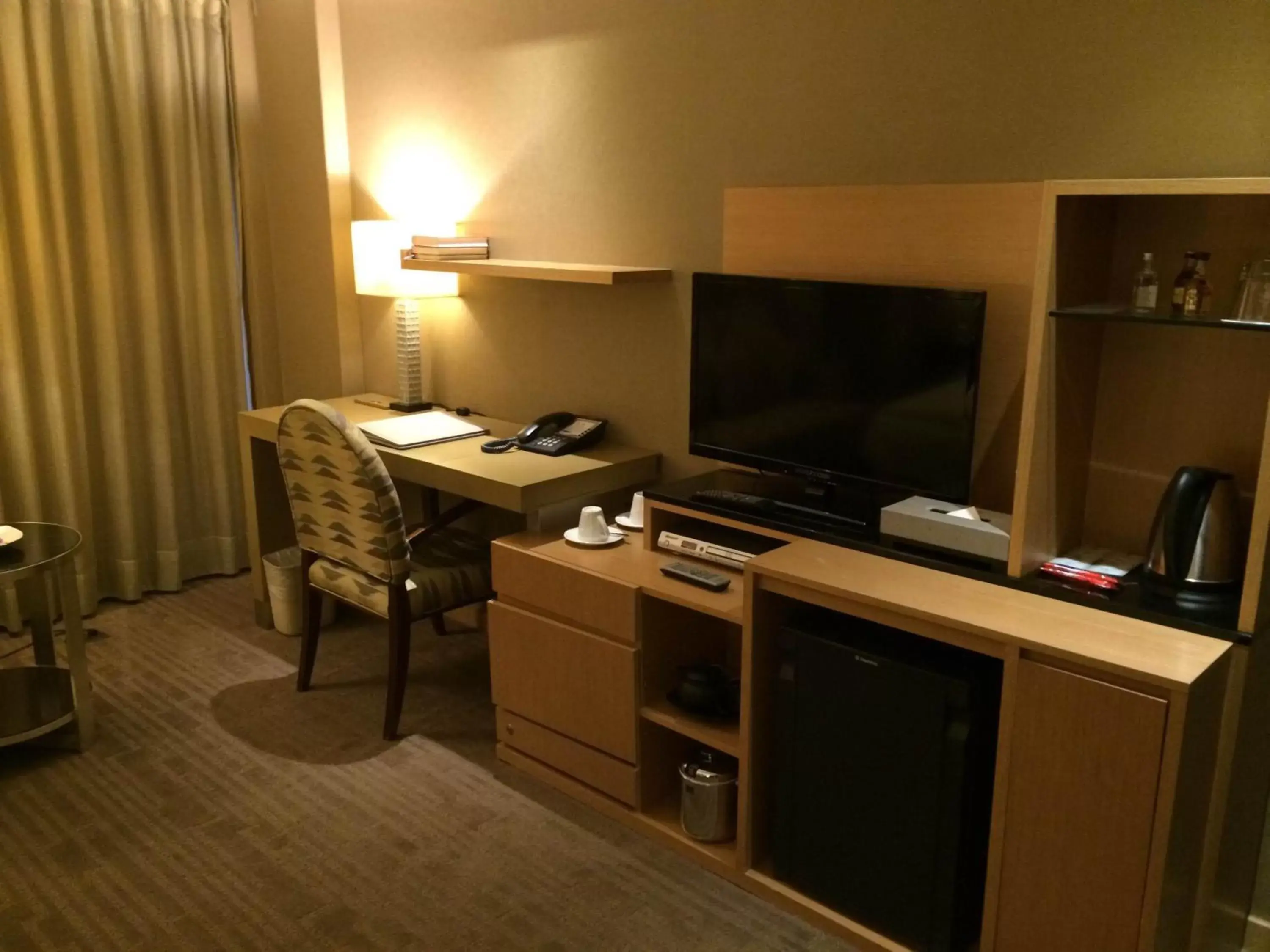 Photo of the whole room, TV/Entertainment Center in City Suites-Taipei Nanxi