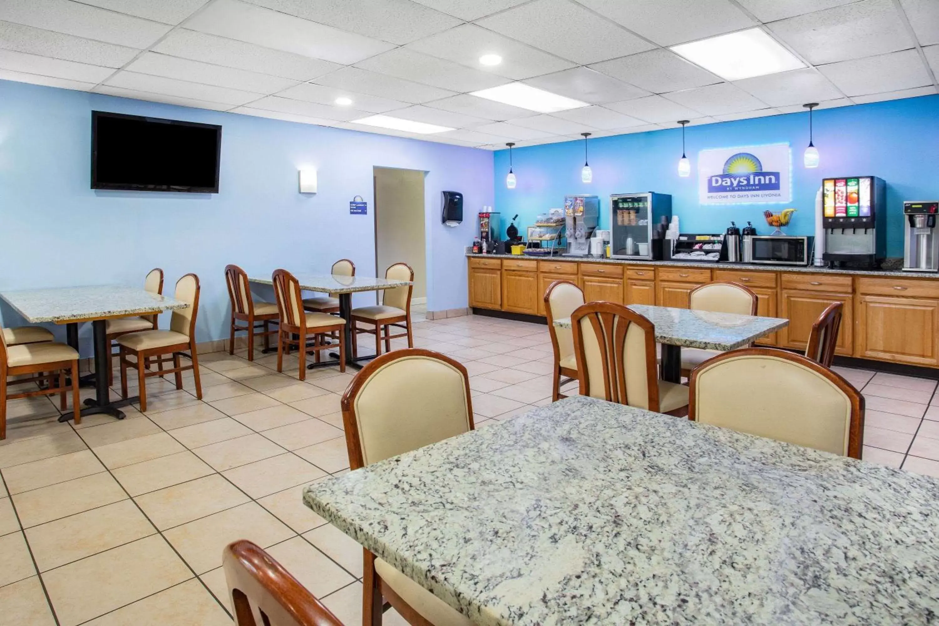 Breakfast, Restaurant/Places to Eat in Days Inn by Wyndham Livonia Canton Detroit