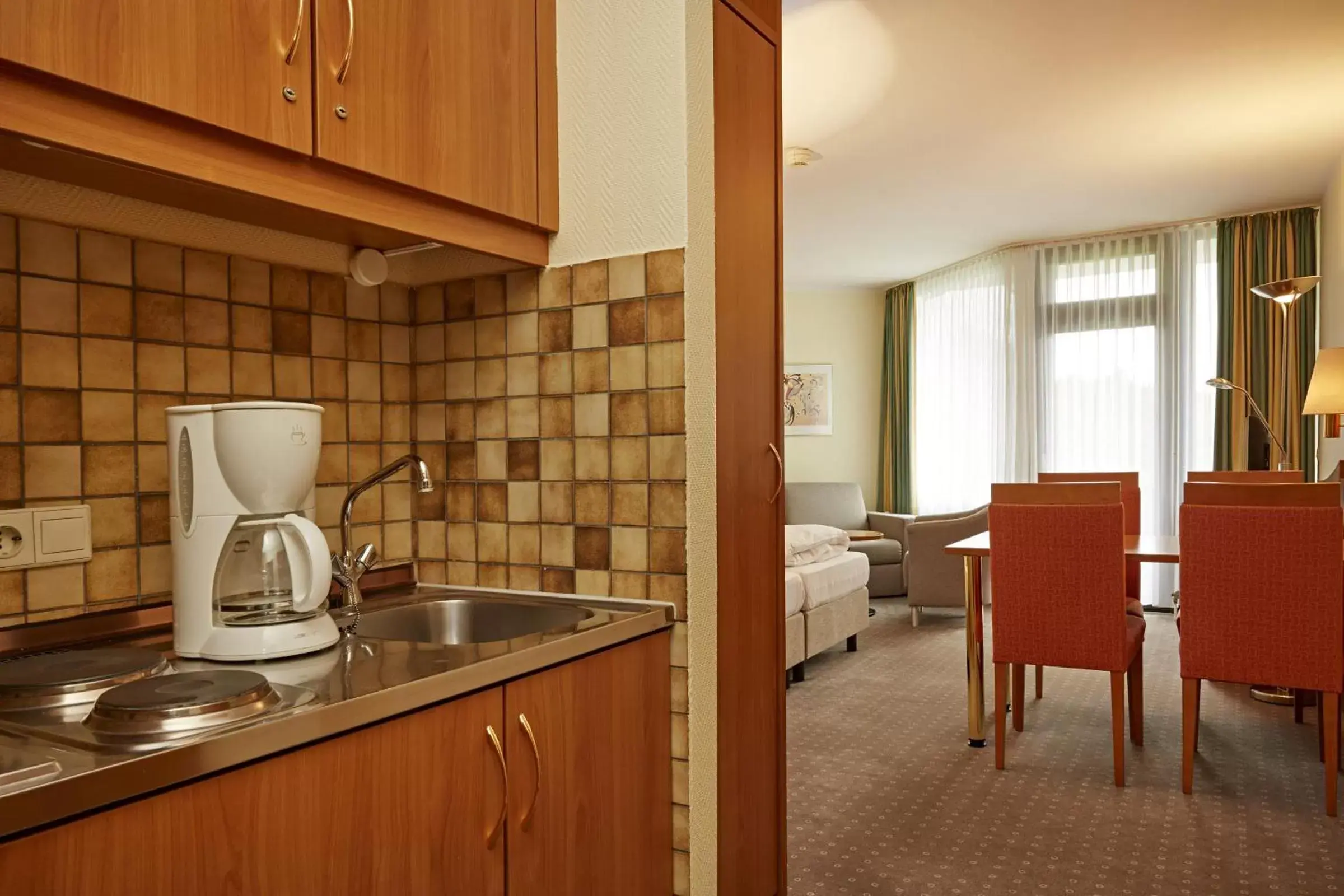 Day, Kitchen/Kitchenette in H+ Hotel Willingen