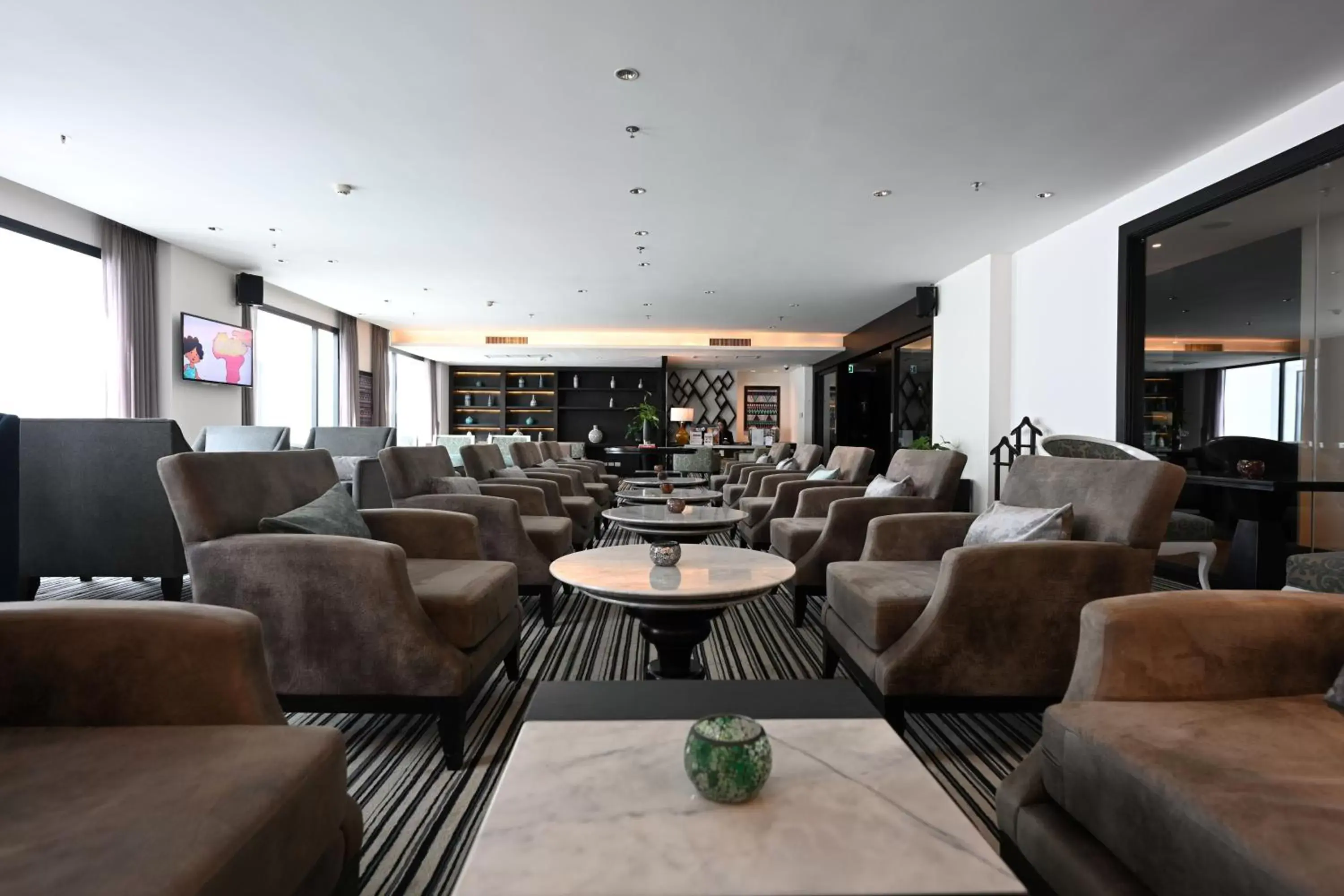 Lounge or bar, Lounge/Bar in Mövenpick Hotel Sukhumvit 15 Bangkok