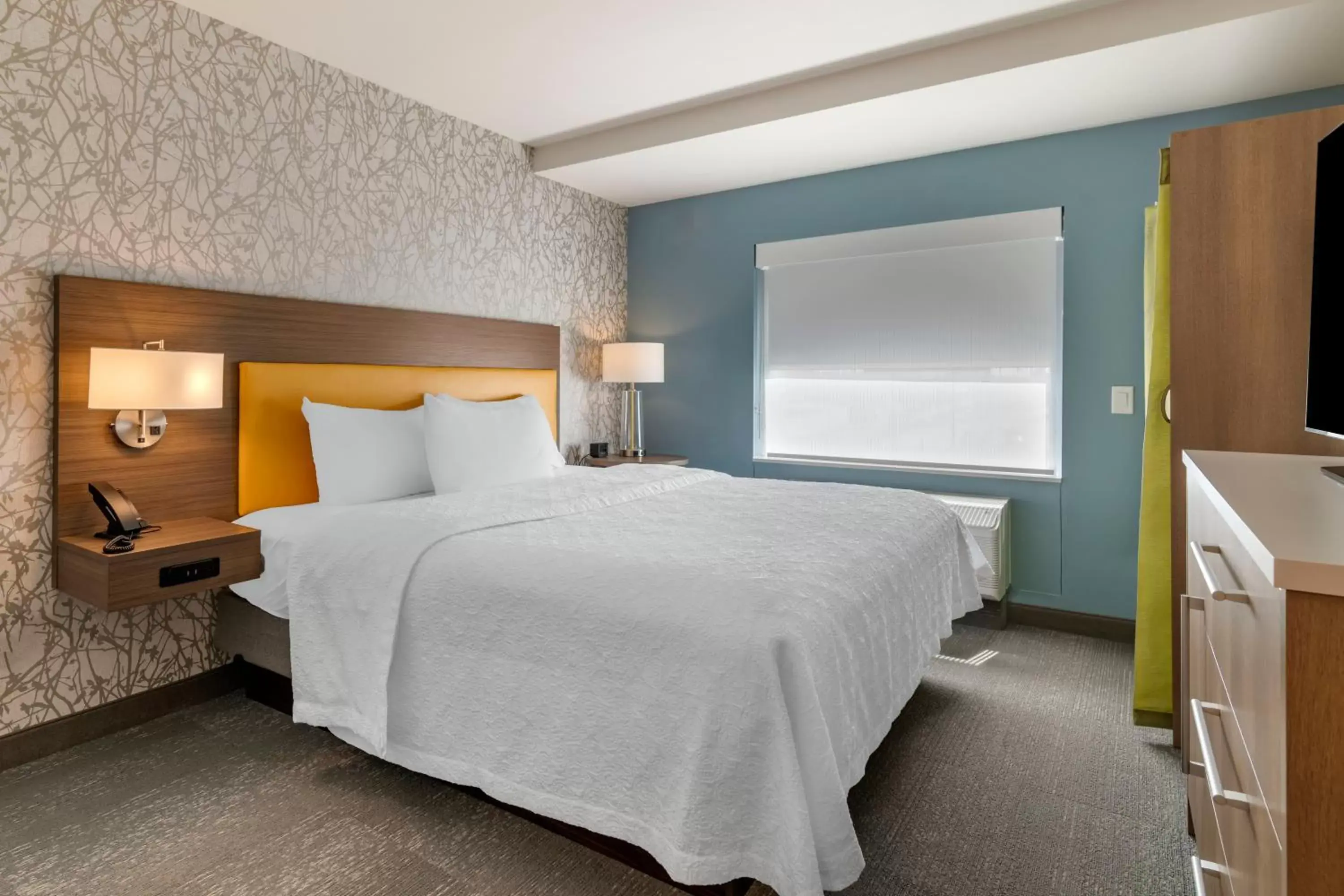 Bed in Home2 Suites by Hilton Bangor