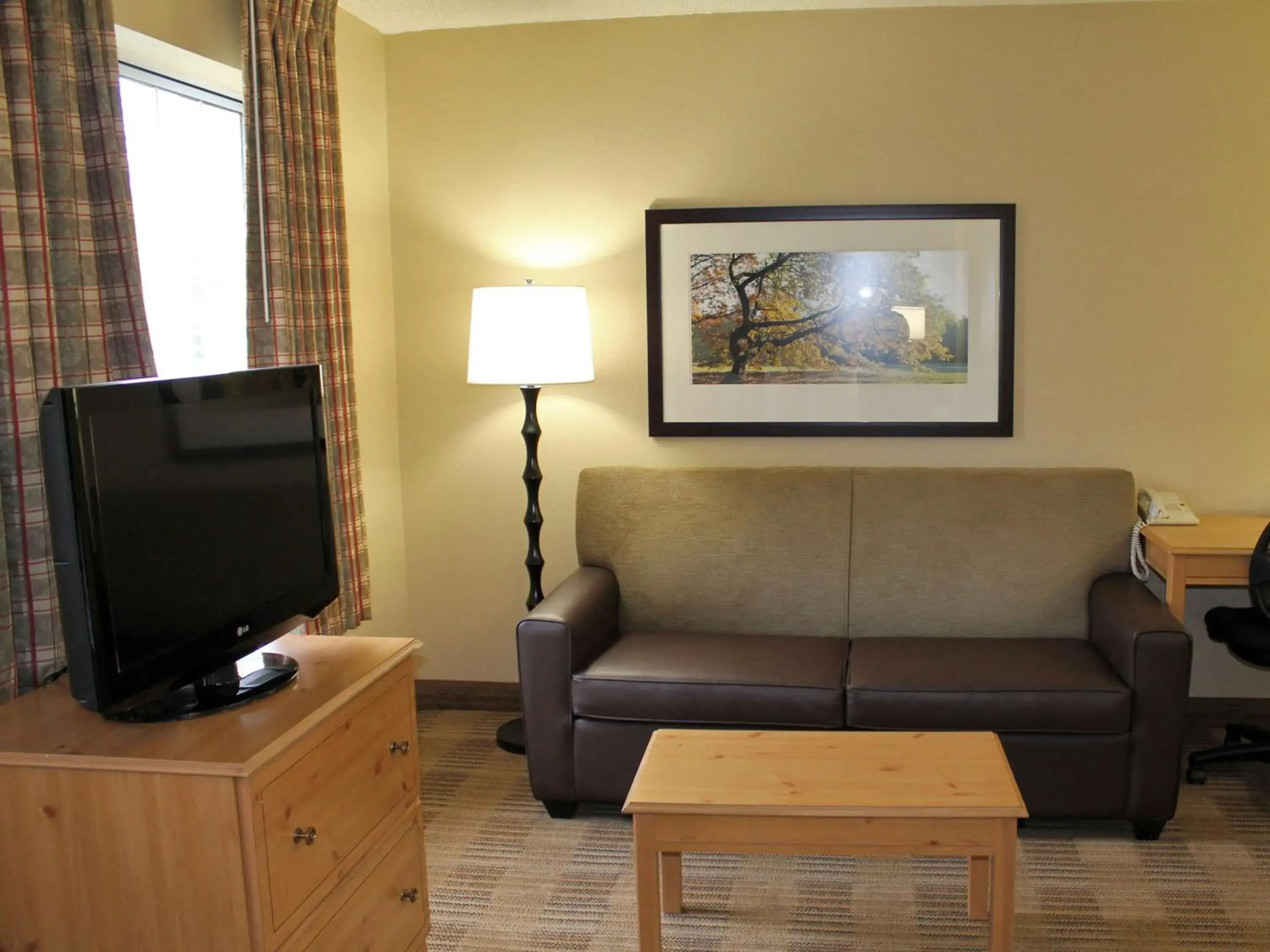 Bedroom, TV/Entertainment Center in Extended Stay America Suites - Jacksonville - Baymeadows