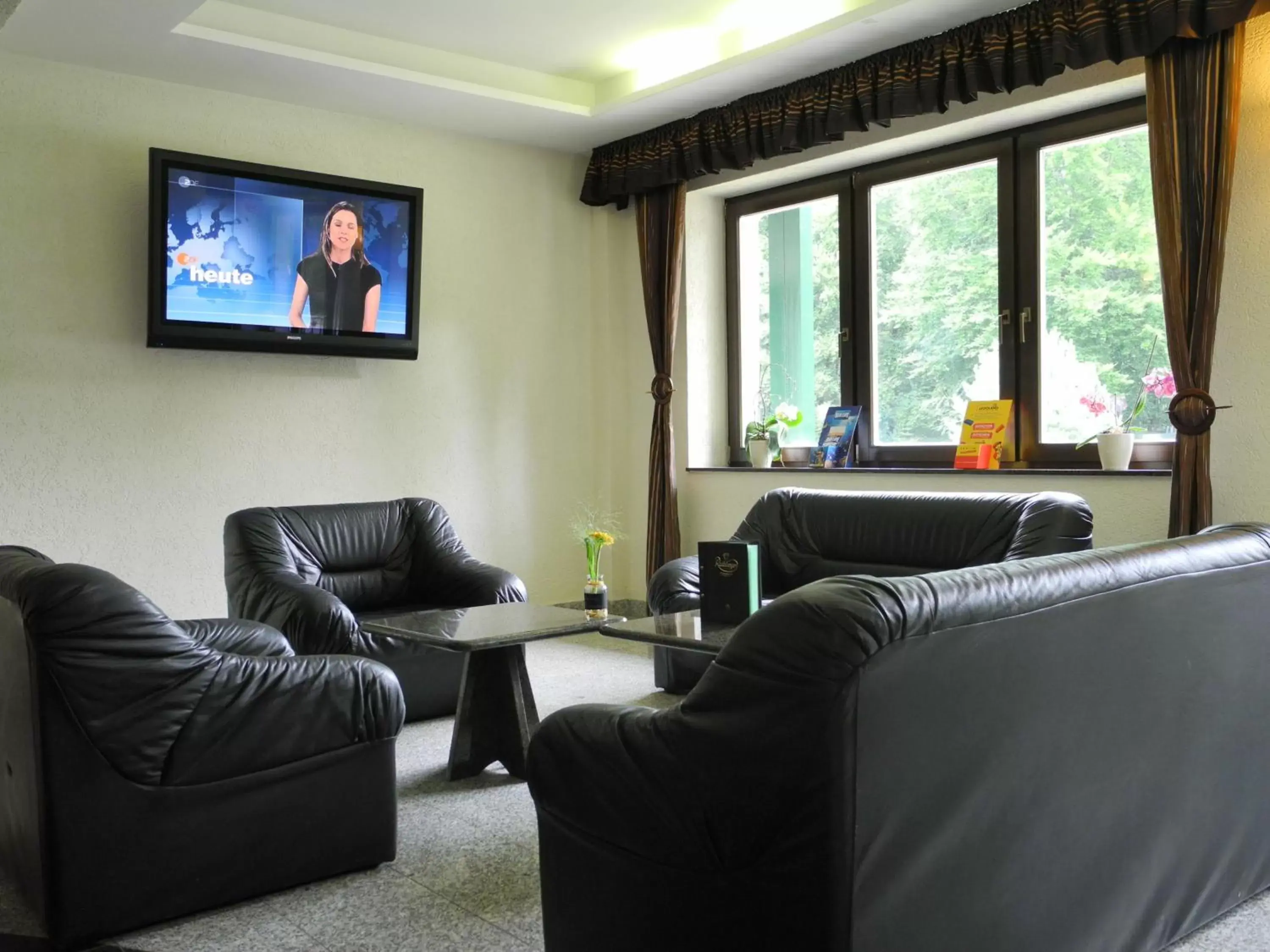 Lobby or reception, Seating Area in Waldhotel Wandlitz