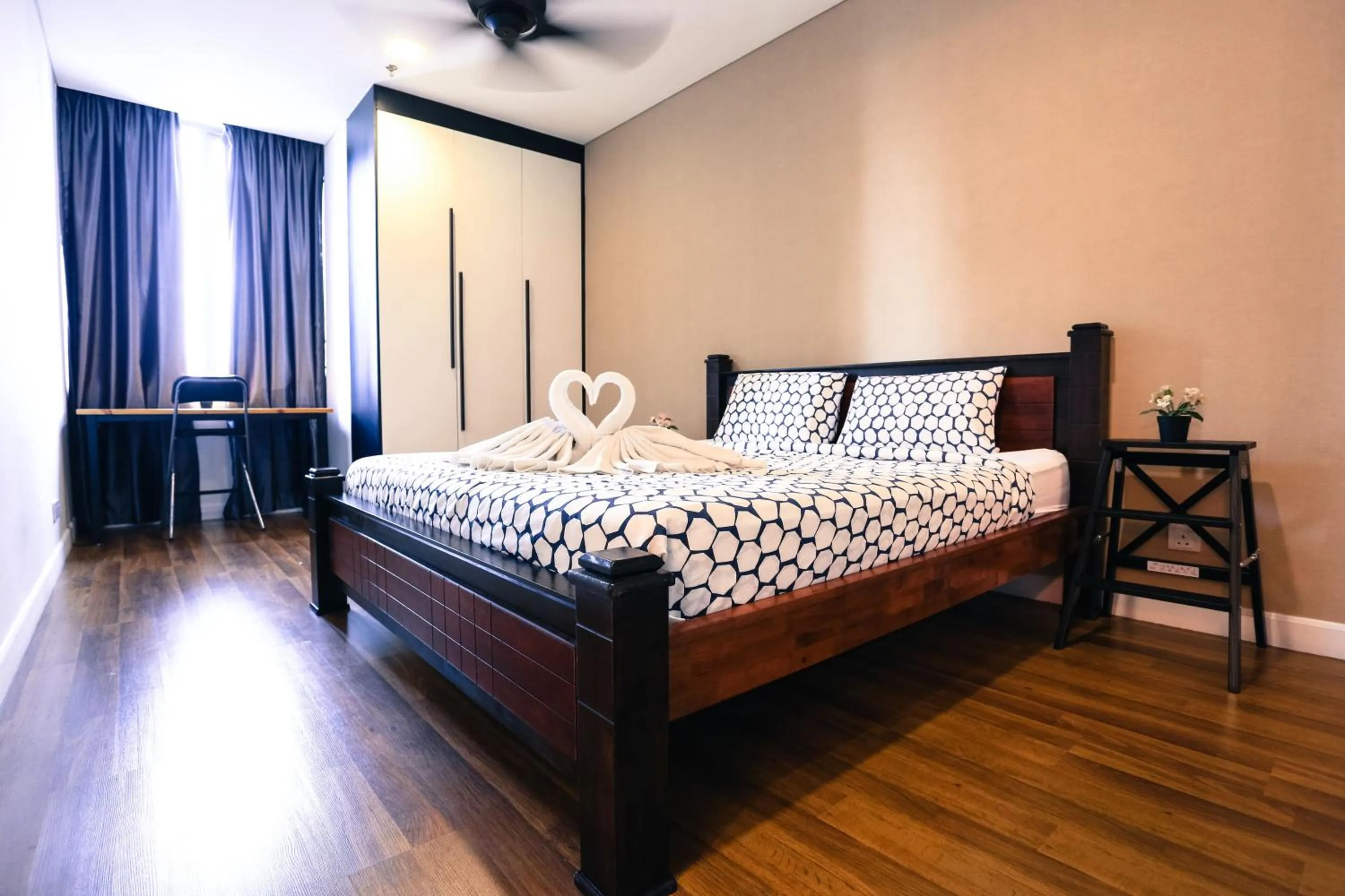 Bedroom, Bed in Mercu Summer Suite KLCC @ Penguin Homes