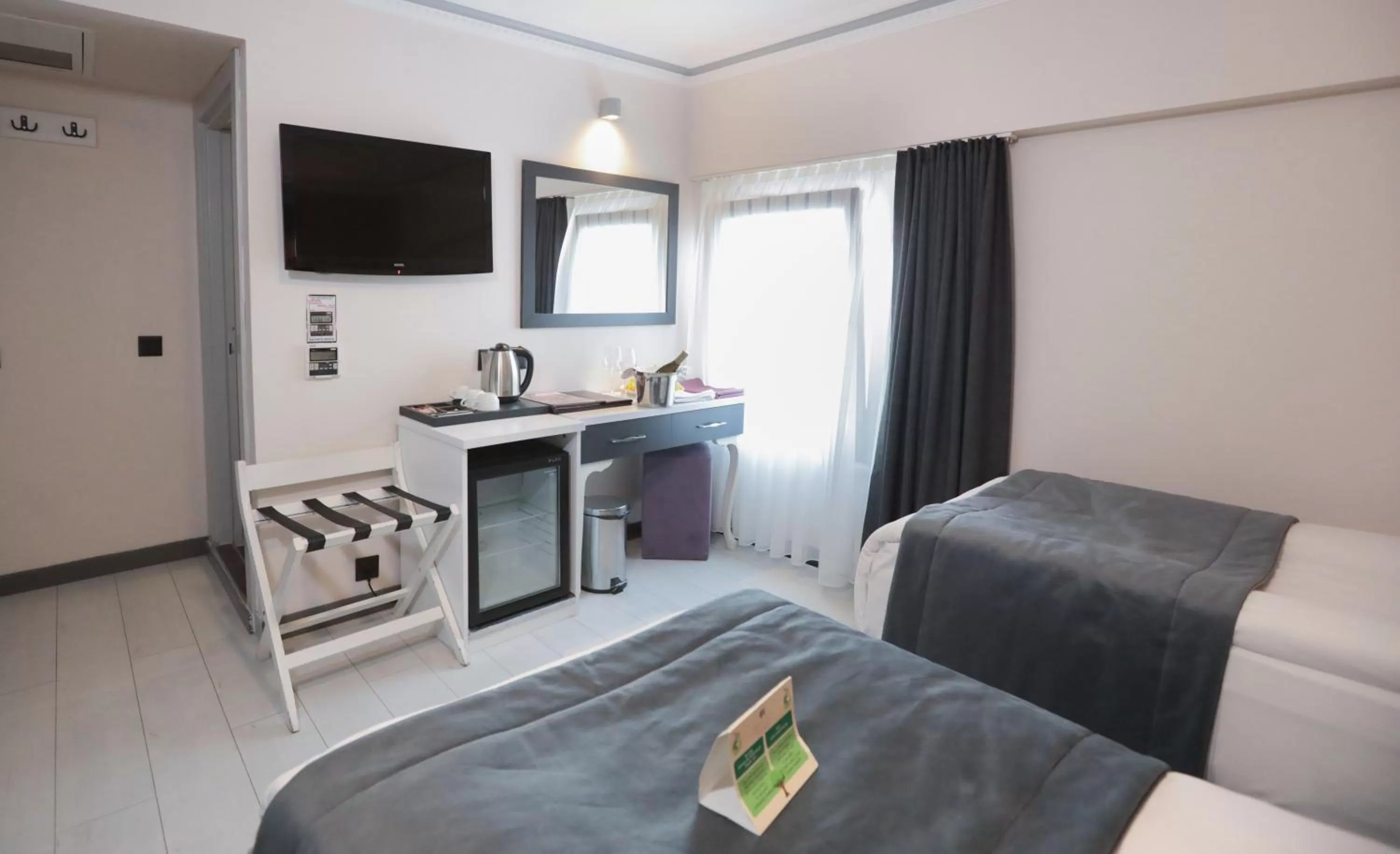 Bed in Skalion Hotel