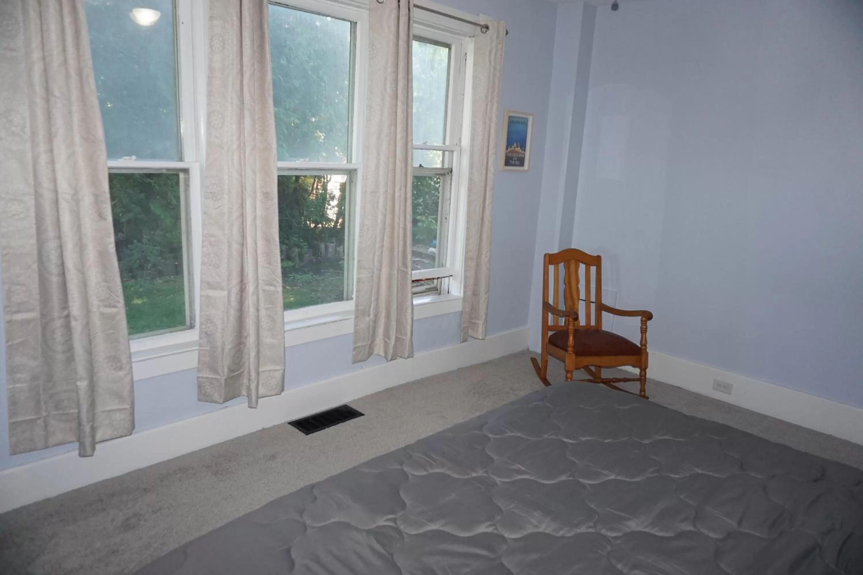 Bed in Charlevoix House - The Northside
