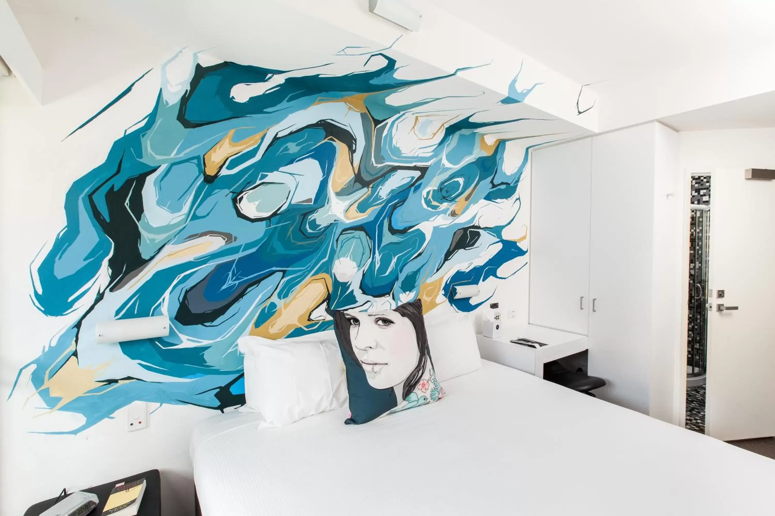 Bed in Majestic Minima Hotel Bed in Majestic Minima Hotel