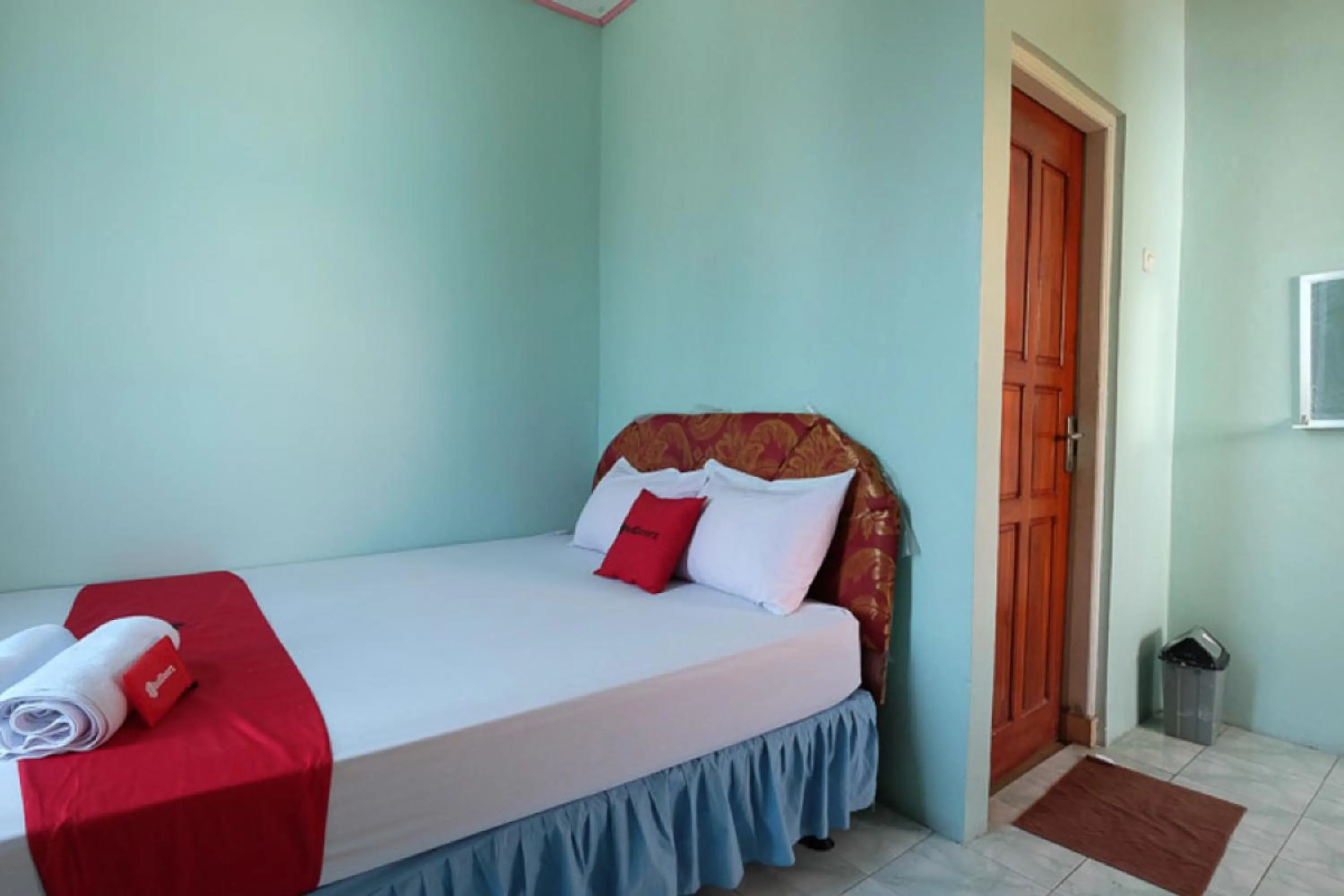 Bedroom, Bed in RedDoorz near Mangrove Forest Kupang
