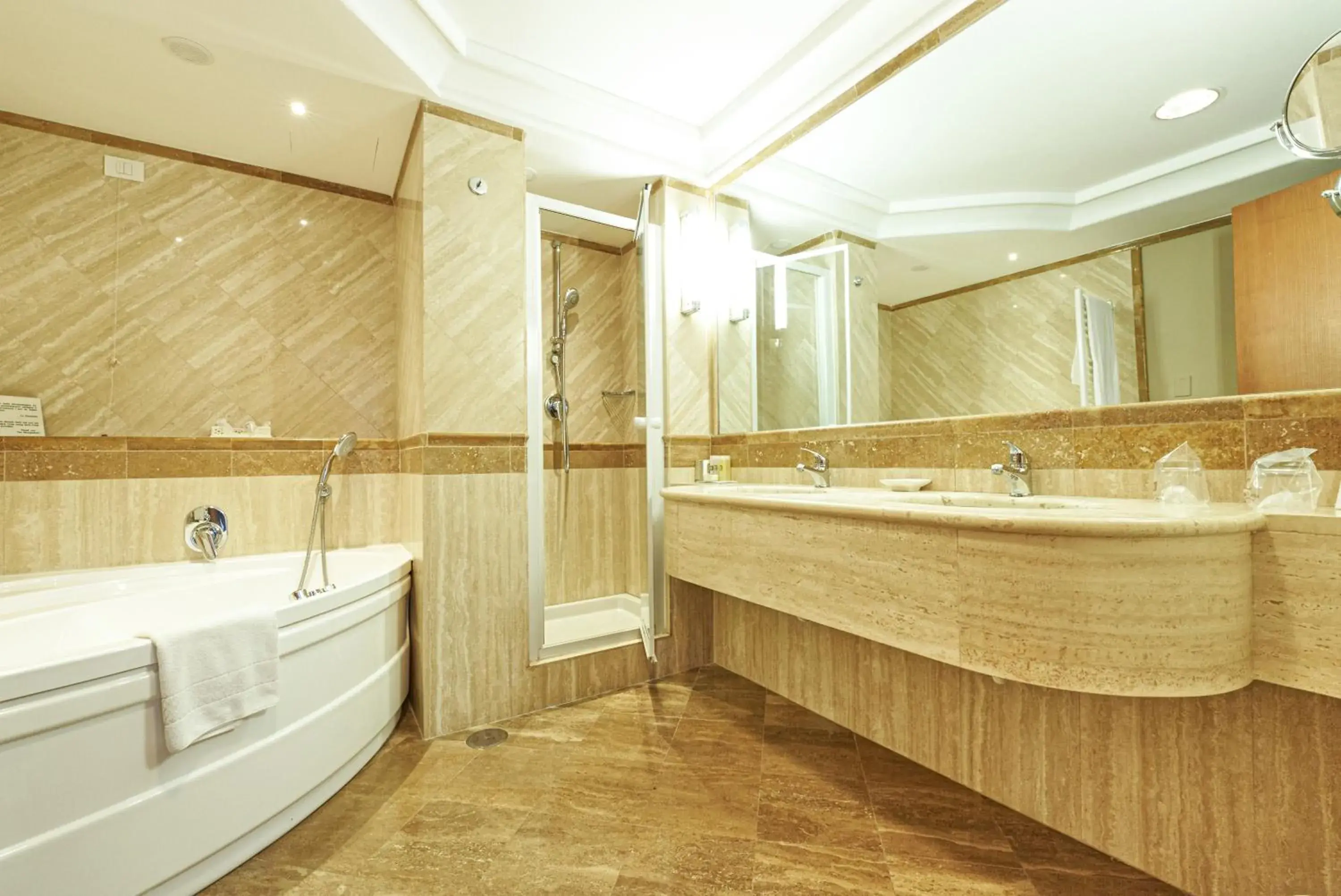 Bathroom in Hotel Oasi Di Kufra
