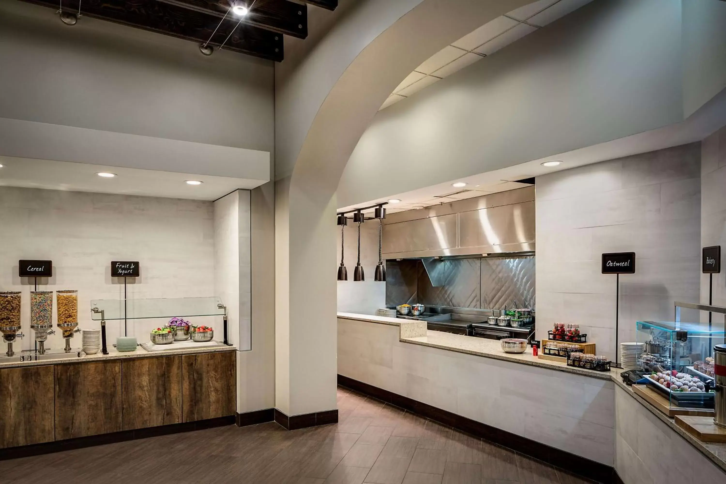 Restaurant/places to eat, Kitchen/Kitchenette in Embassy Suites by Hilton Dallas-Love Field