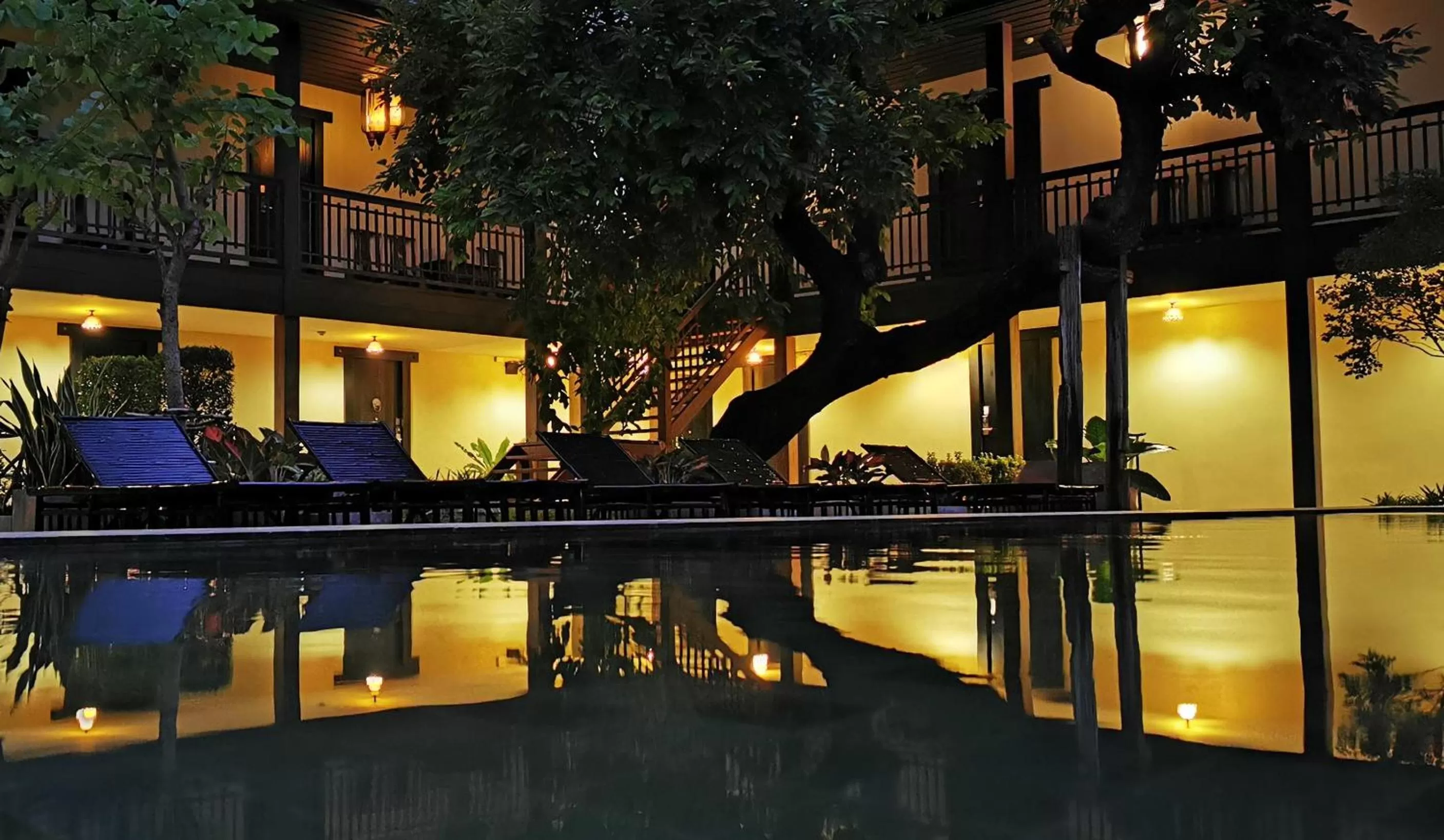 Swimming pool in Villa Bangkok