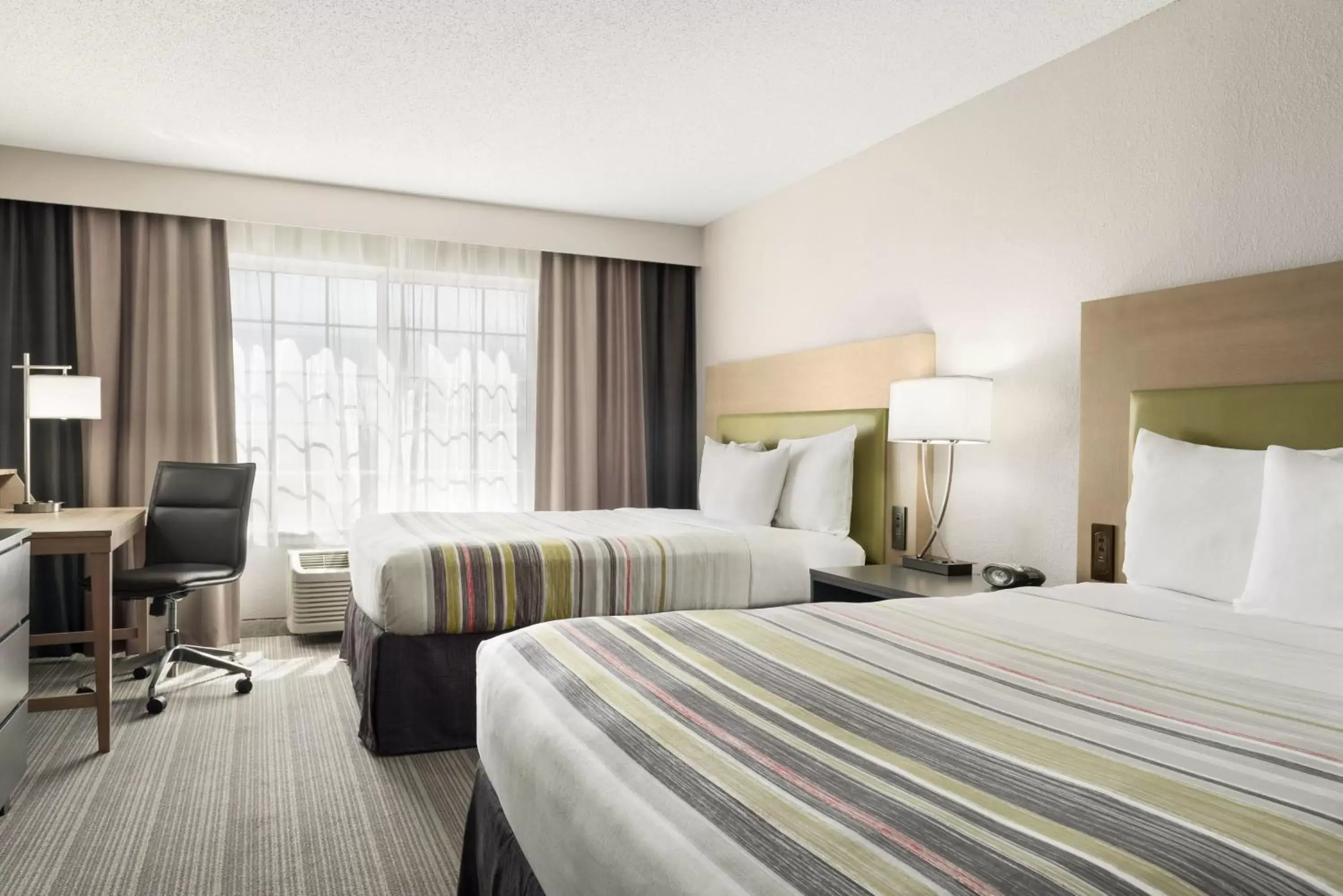Bedroom, Bed in Country Inn & Suites by Radisson, Romeoville, IL