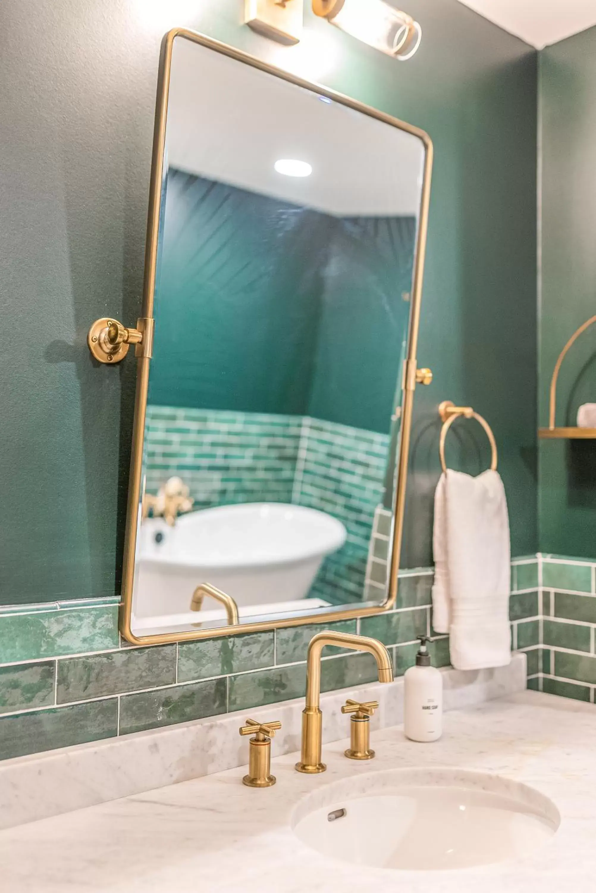 Garden, Bathroom in Bellwether House