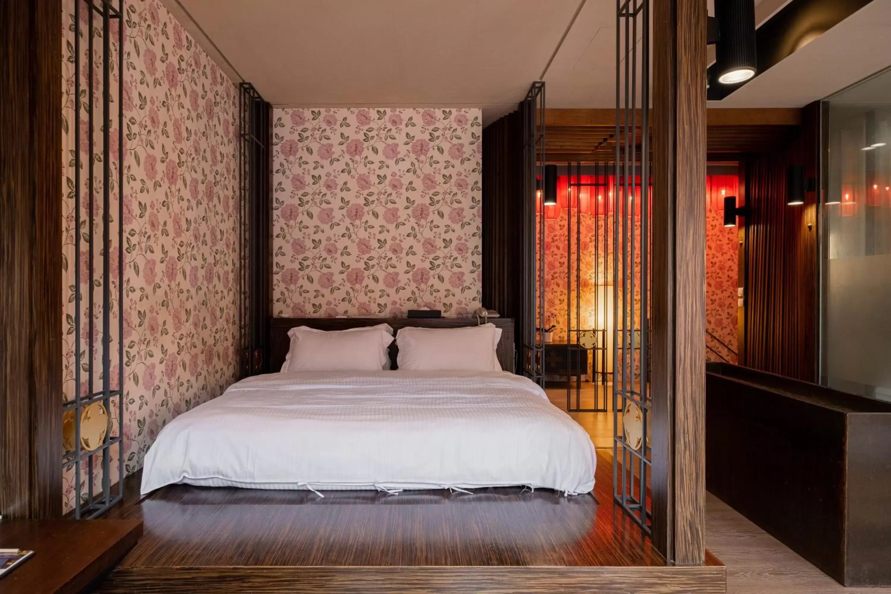 Bed in Tian Xia Ju Motel