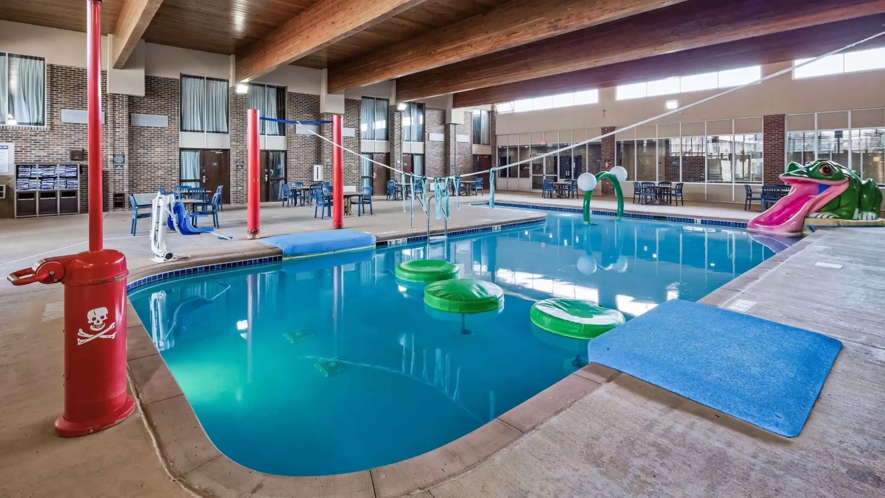 On site, Swimming Pool in Best Western Ramkota Hotel Aberdeen